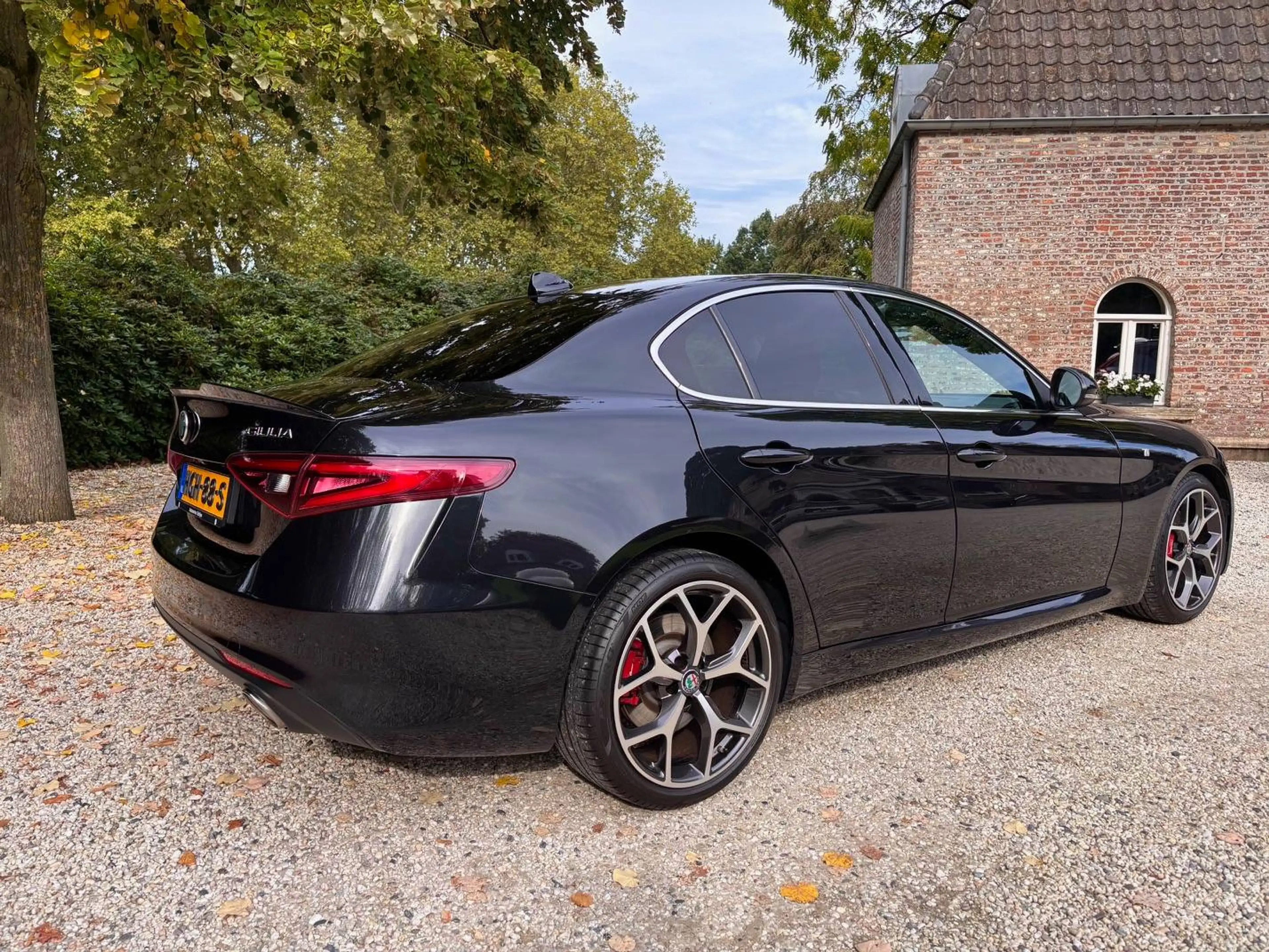 Alfa Romeo Giulia 2.0T TI — photo 7