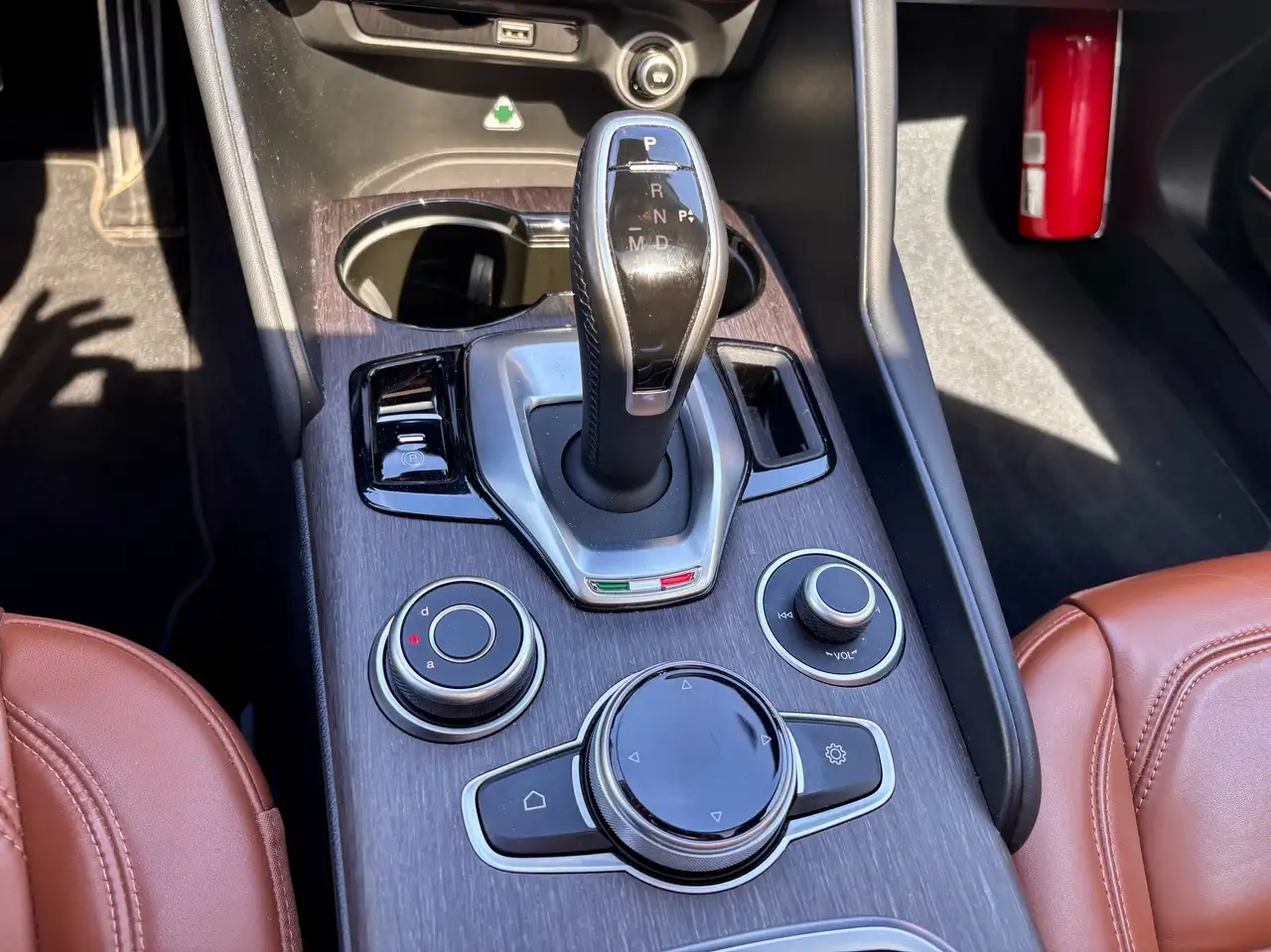 Alfa Romeo Giulia 2021 — фото 12