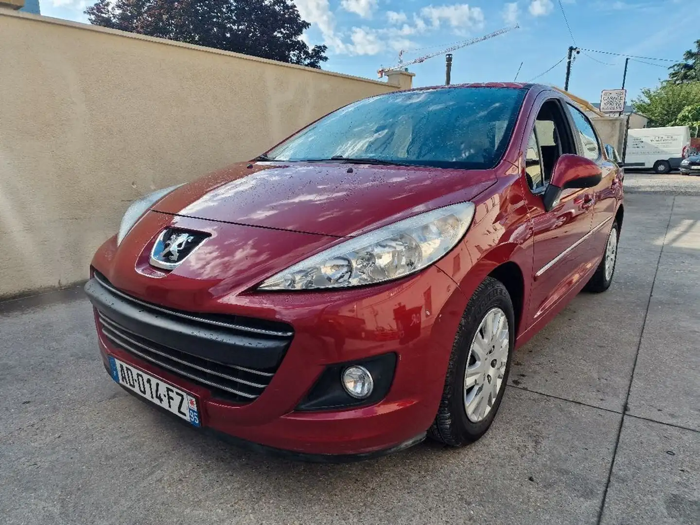 Peugeot 207 premium 1.4 essence 95ch garantie Rouge - 1