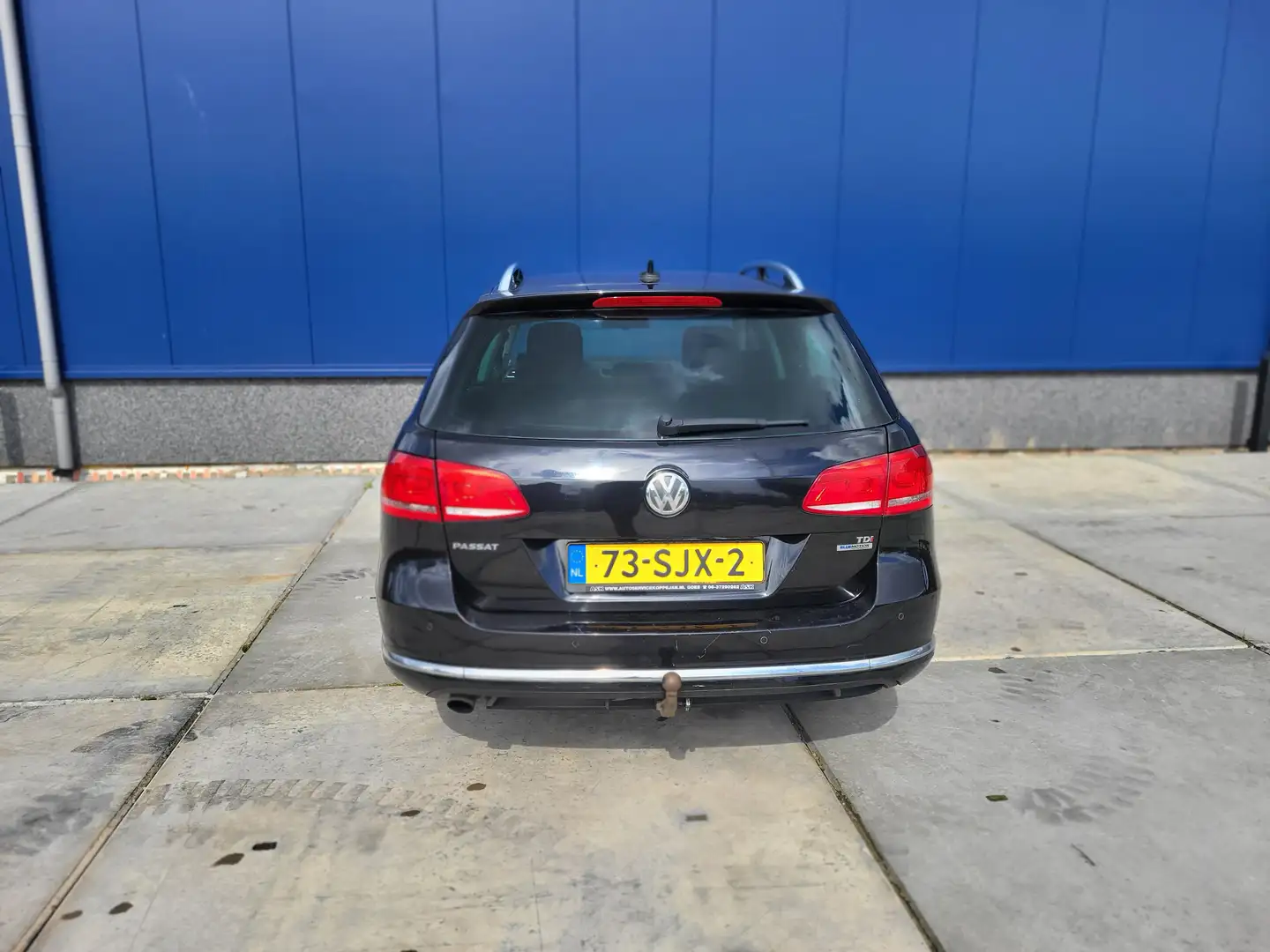 Volkswagen Passat 1.6 TDI Comfl. BlM Zwart - 2
