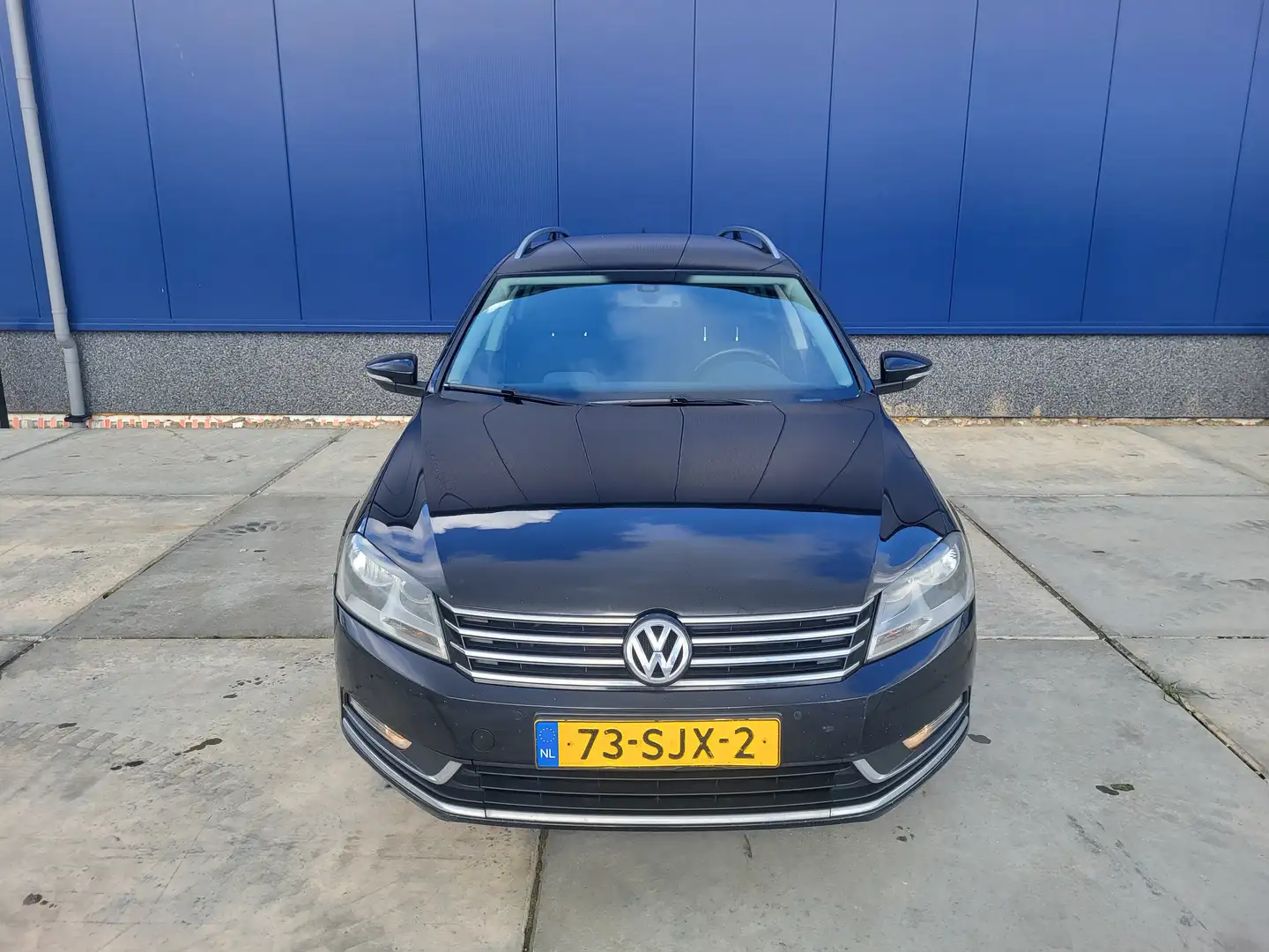 Volkswagen Passat 1.6 TDI Comfl. BlM Zwart - 1