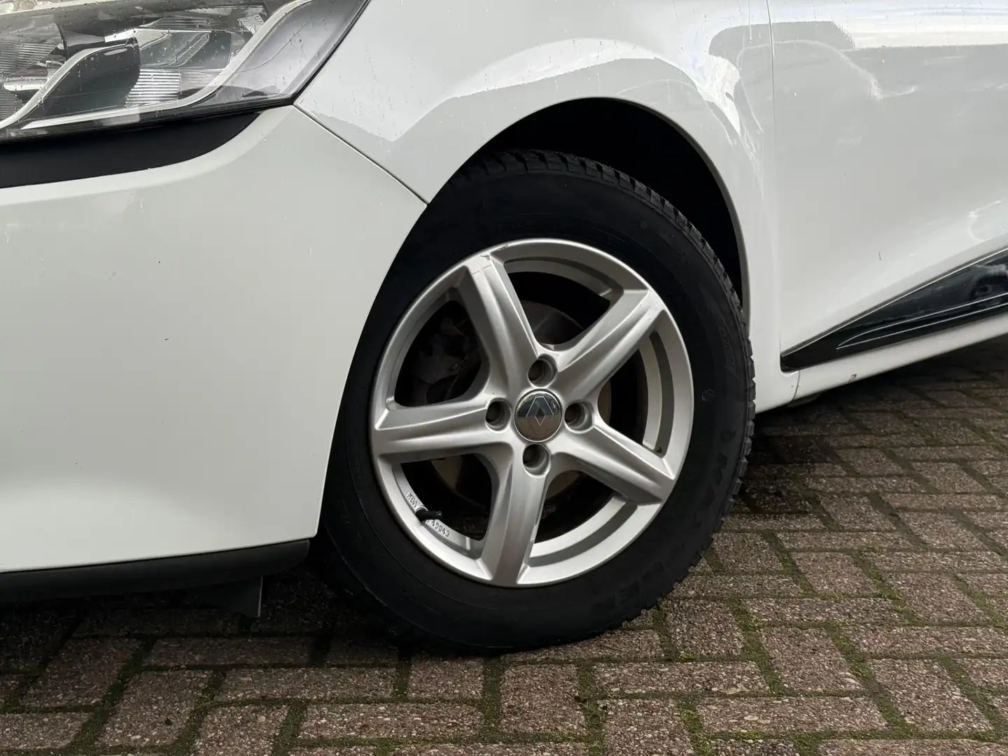 Renault Clio 0.9 TCe Expression Wit - 2