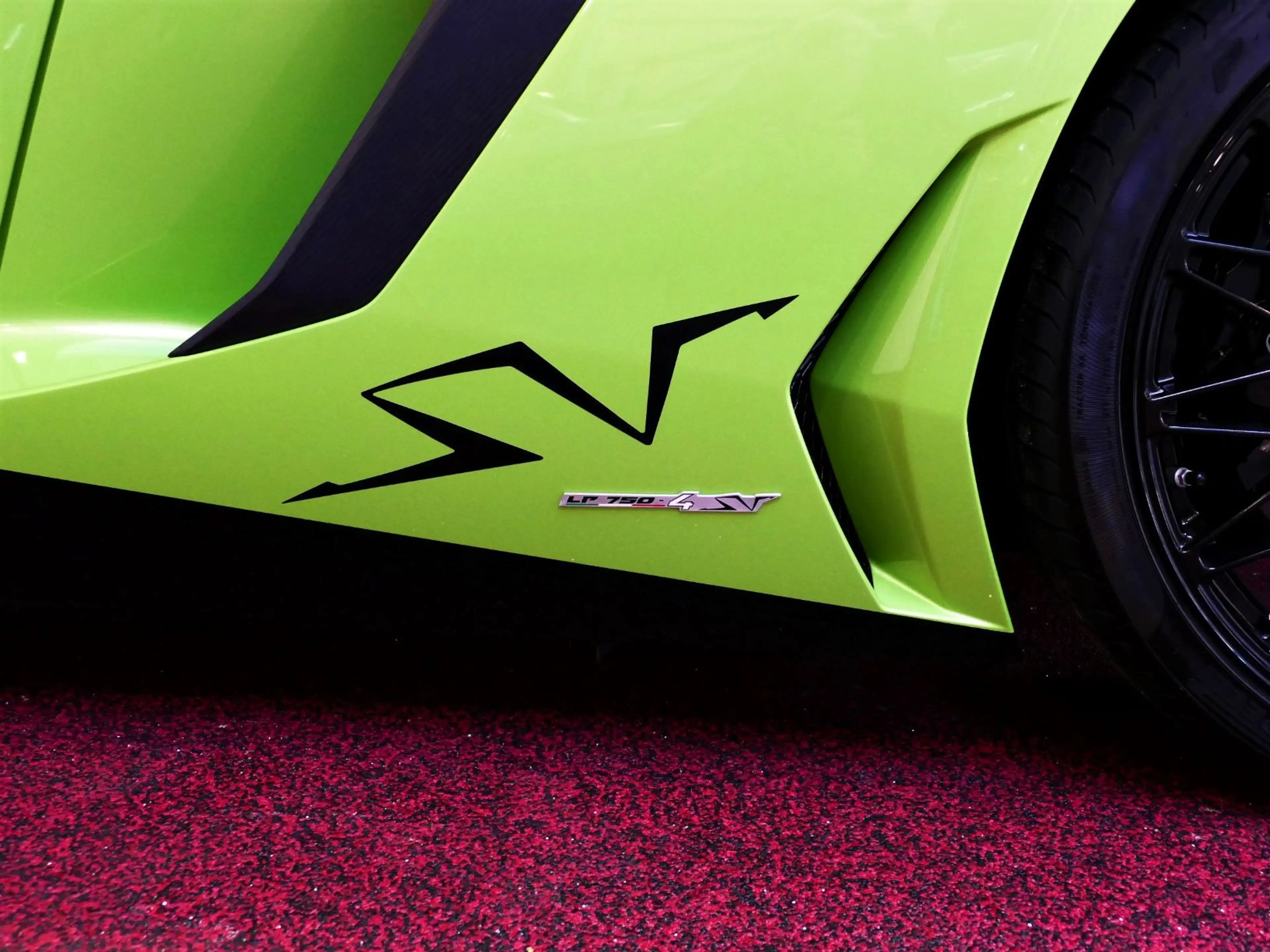 Lamborghini Aventador 6.5 V12 LP750-4 SV SUPERVELOCE VERDE ITHACA INKL. — photo 40