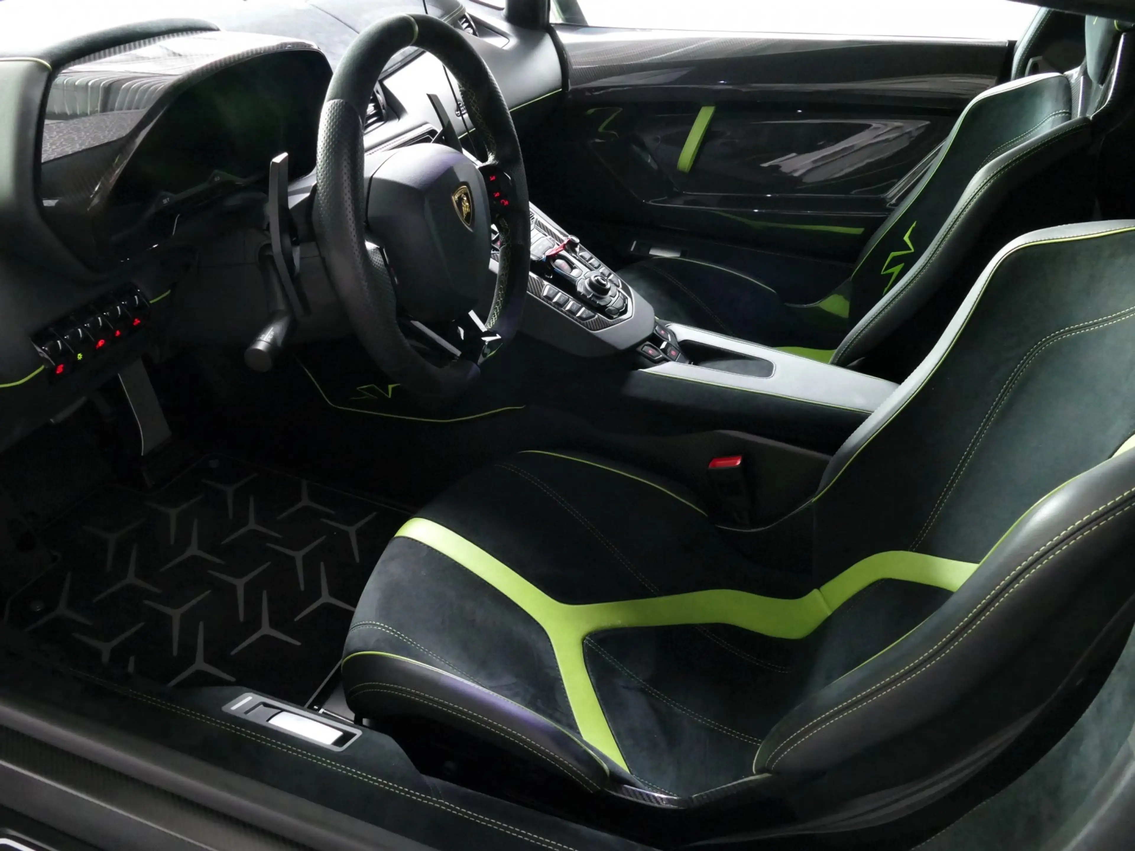 Lamborghini Aventador 6.5 V12 LP750-4 SV SUPERVELOCE VERDE ITHACA INKL. — photo 9