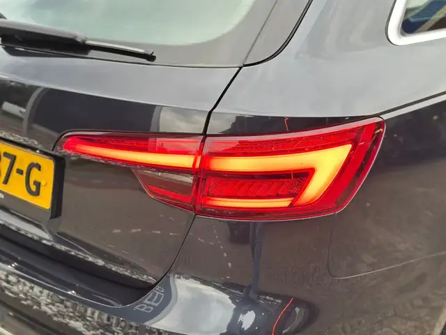 Audi A4 view 8