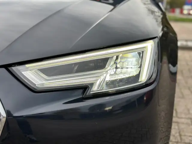 Audi A4 view 3