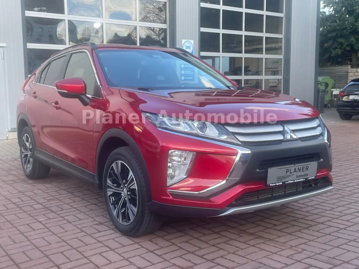 Mitsubishi Eclipse Cross Diamant Edition Automatik 1.Hand Красный - 1