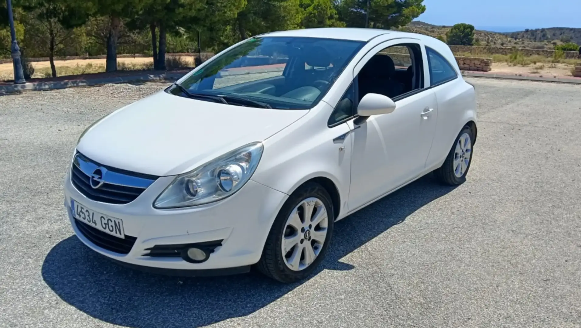 Opel Corsa 1.2 Enjoy Blanc - 1