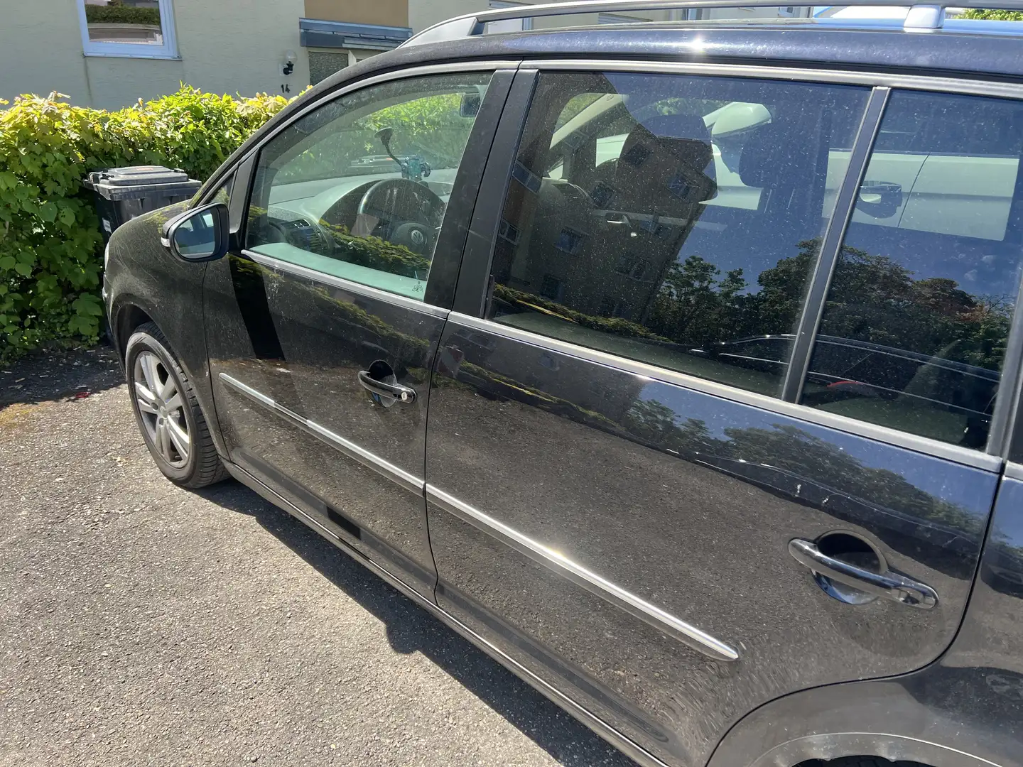 Volkswagen Touran Highline Schwarz - 2