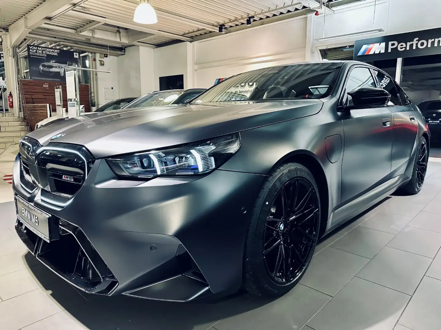 BMW M5 LIMOUSINE. FROZEN DEEP GREY. LEDER SCHWARZ.++ Grau - 2