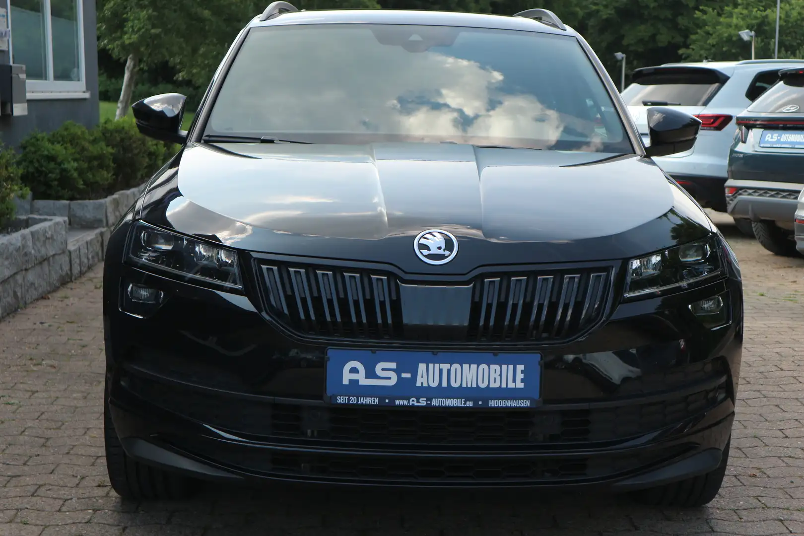 Skoda Karoq Ambition 4x4 *2.HAND/DSG/RFK/PANO/NAV/AHK* Schwarz - 2