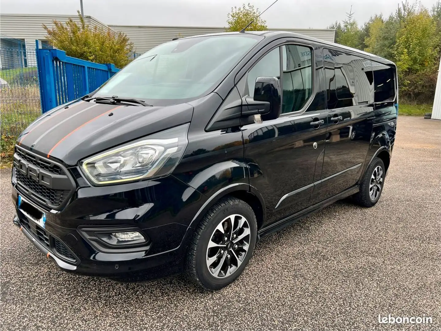 Ford Transit Custom Transit Sport 2.0 TDCi 170 ch – 5 places Schwarz - 1