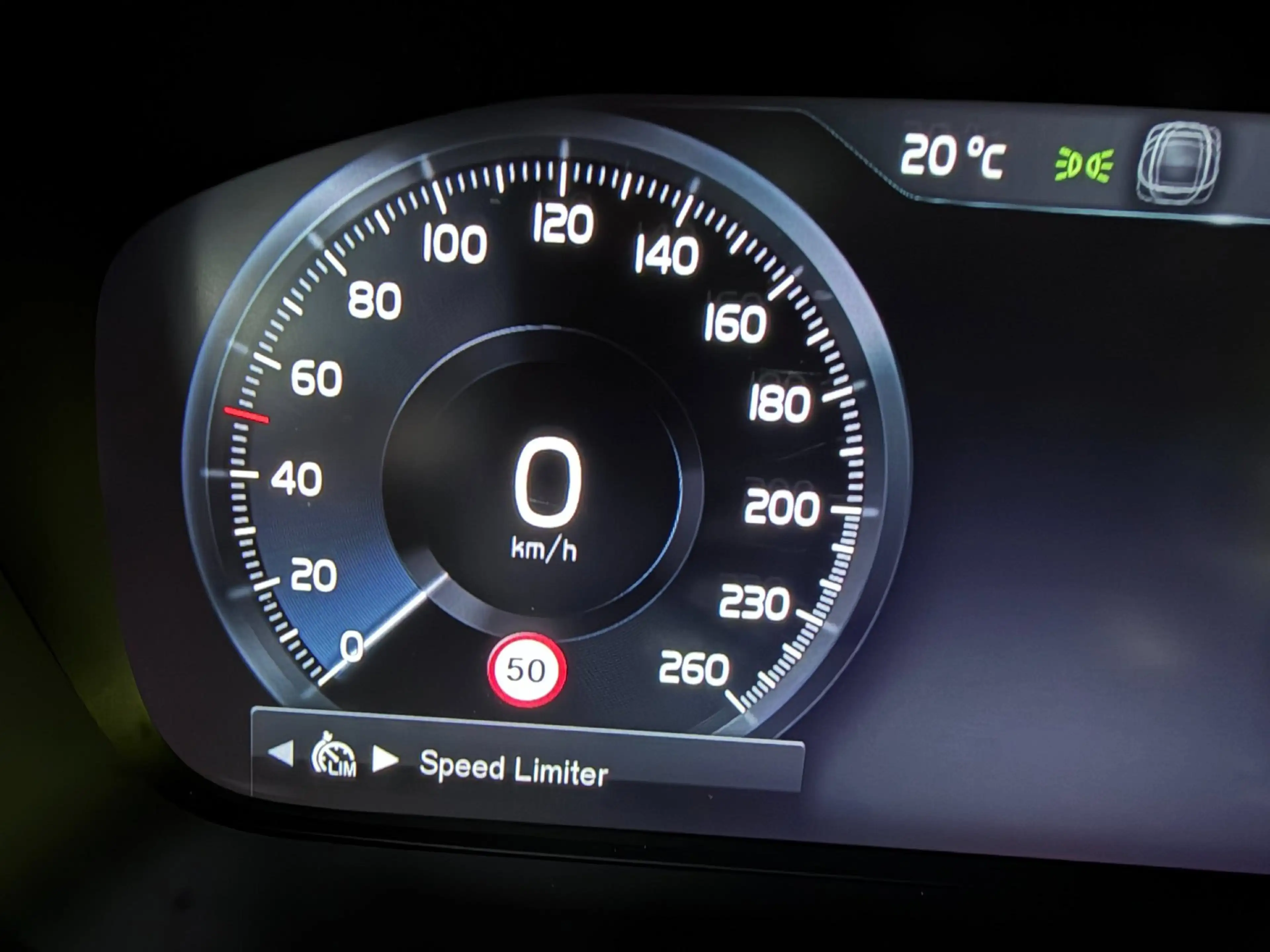Volvo V60 2.0 T8 Recharge AWD R-Design PANO/MASSAGE+M-LEDER/ — photo 31