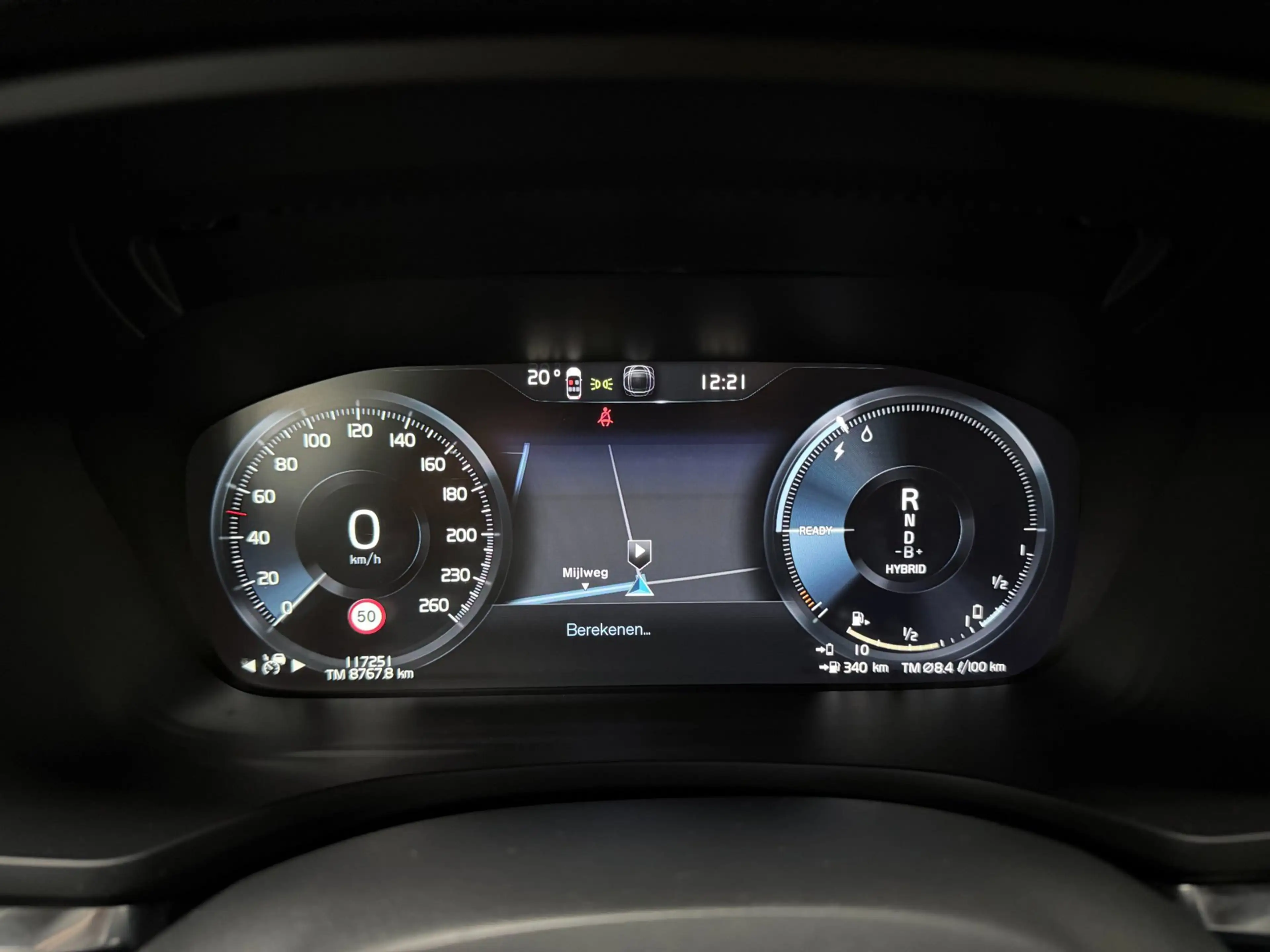 Volvo V60 2.0 T8 Recharge AWD R-Design PANO/MASSAGE+M-LEDER/ — photo 24