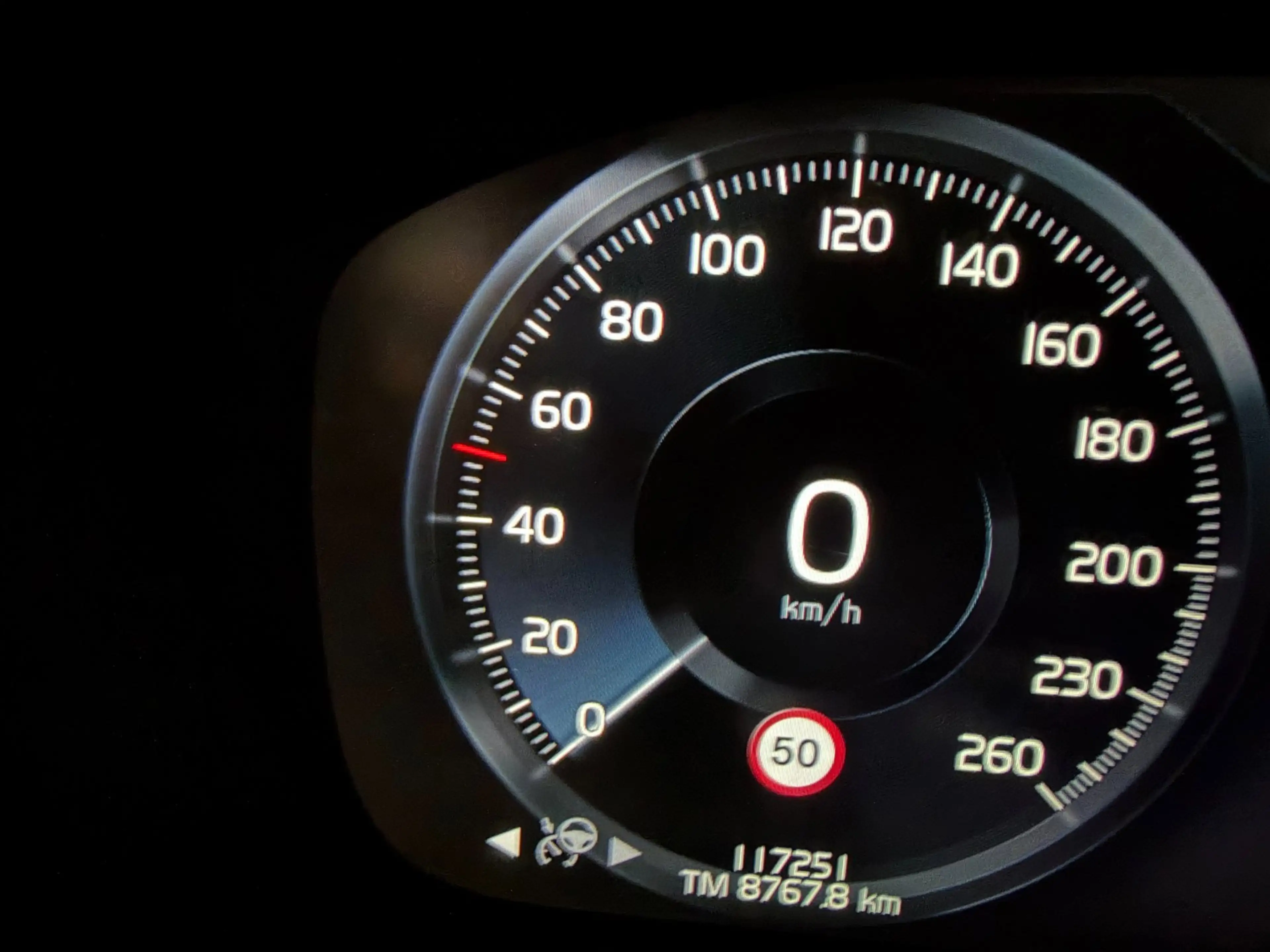 Volvo V60 2.0 T8 Recharge AWD R-Design PANO/MASSAGE+M-LEDER/ — photo 27