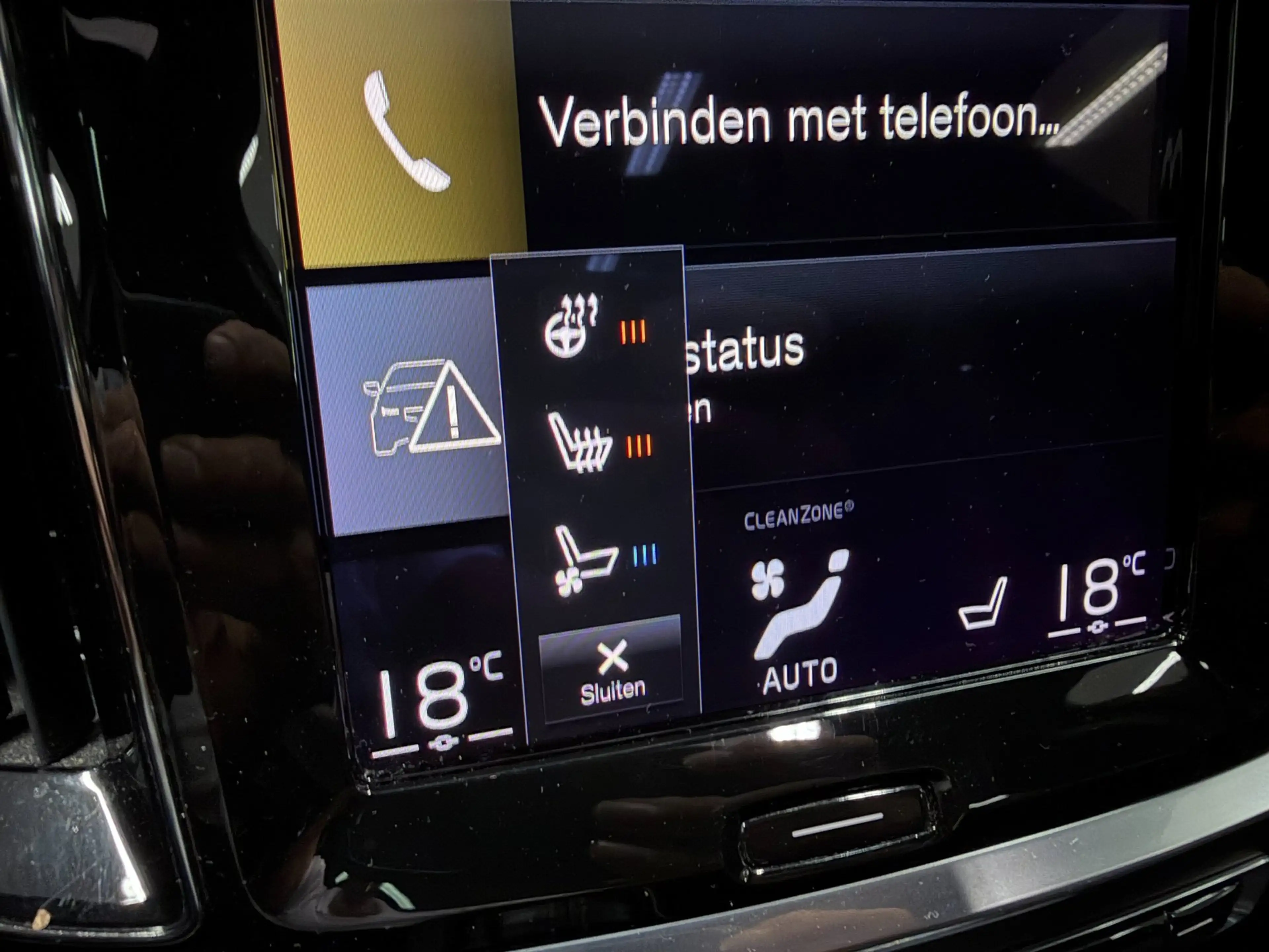 Volvo V60 2.0 T8 Recharge AWD R-Design PANO/MASSAGE+M-LEDER/ — photo 38