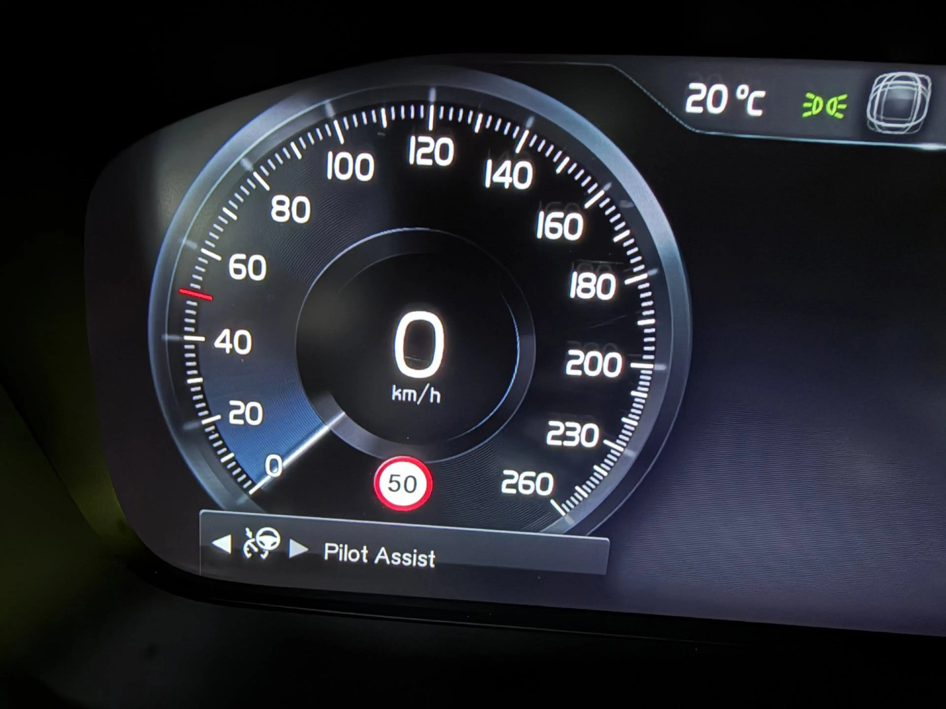 Volvo V60 2.0 T8 Recharge AWD R-Design PANO/MASSAGE+M-LEDER/ — photo 32