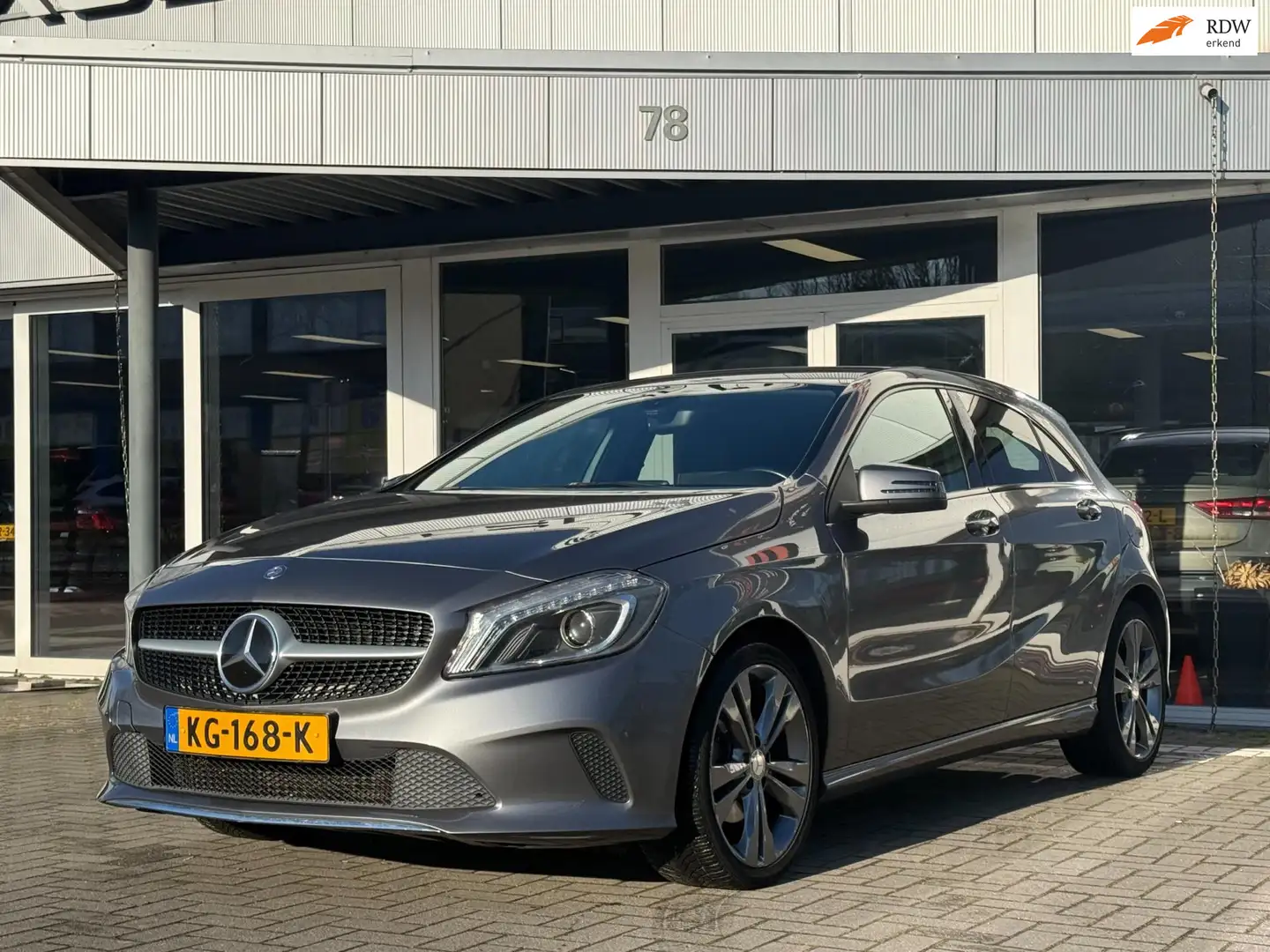 Mercedes-Benz A 180 Prestige - Navigatie Gris - 1