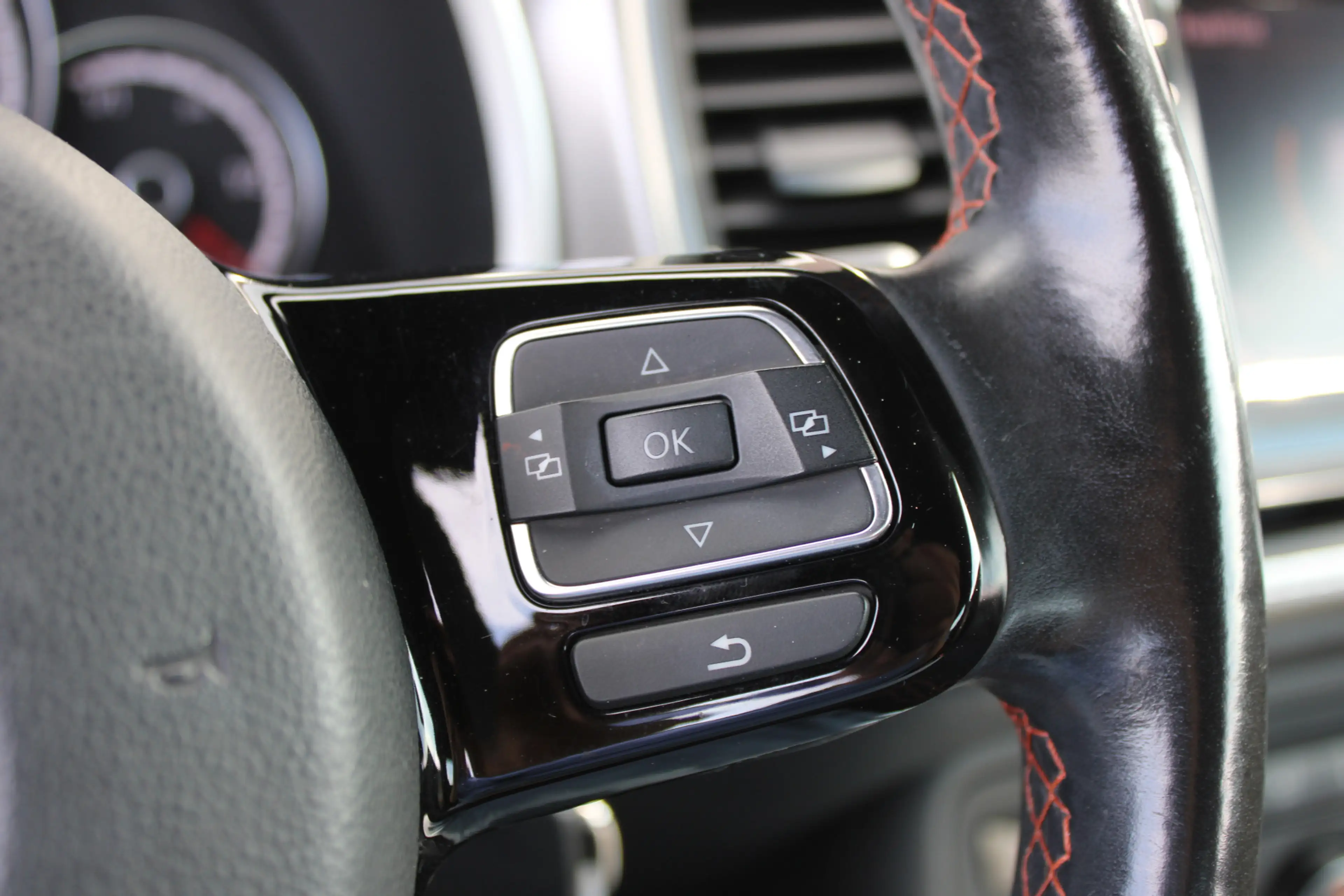 Volkswagen Beetle Cabriolet 1.4 TSI 150PK CLUB |CRUISE|18-INCH|NAVI| — photo 15