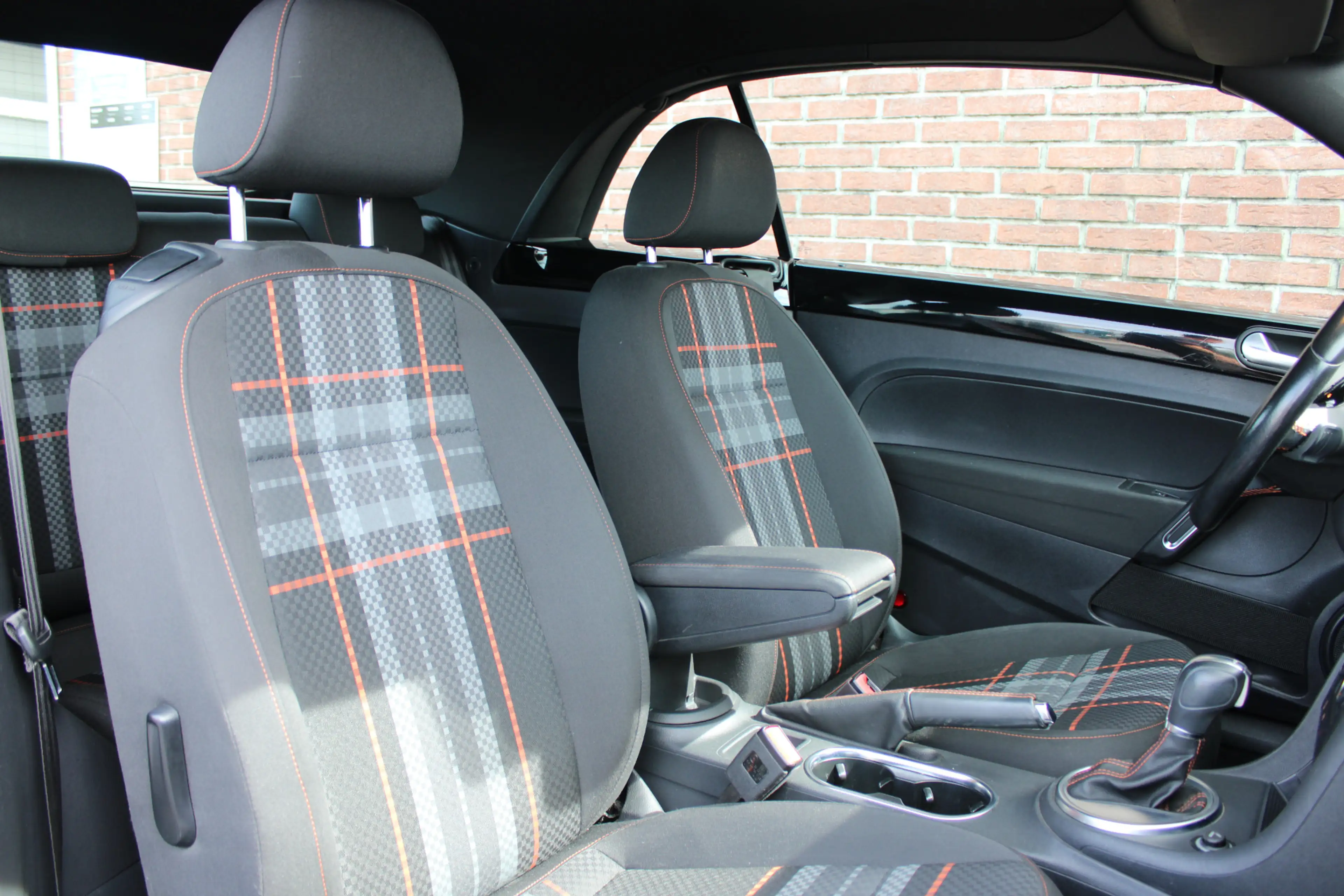 Volkswagen Beetle Cabriolet 1.4 TSI 150PK CLUB |CRUISE|18-INCH|NAVI| — photo 10
