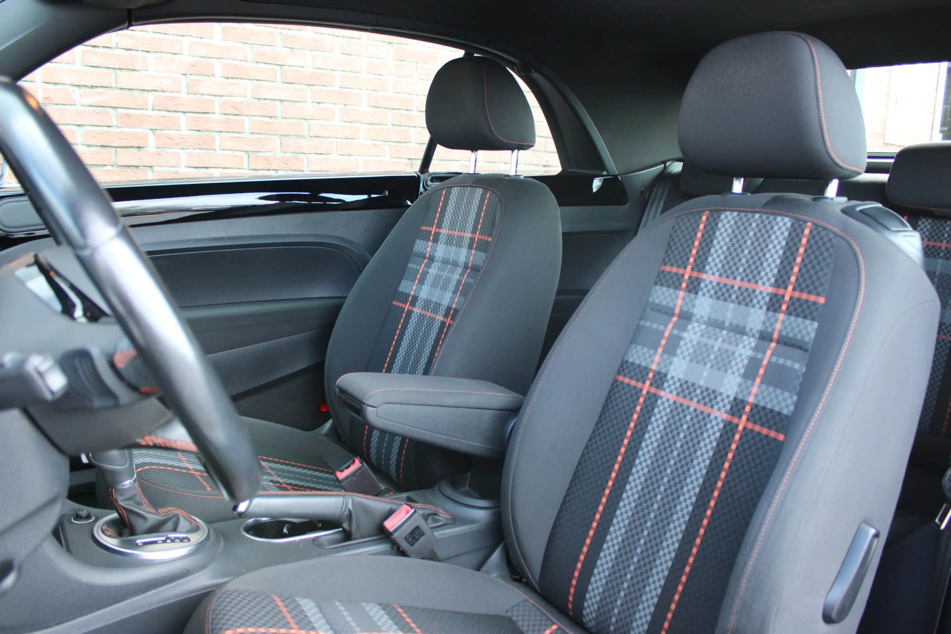 Volkswagen Beetle Cabriolet 1.4 TSI 150PK CLUB |CRUISE|18-INCH|NAVI| — photo 3