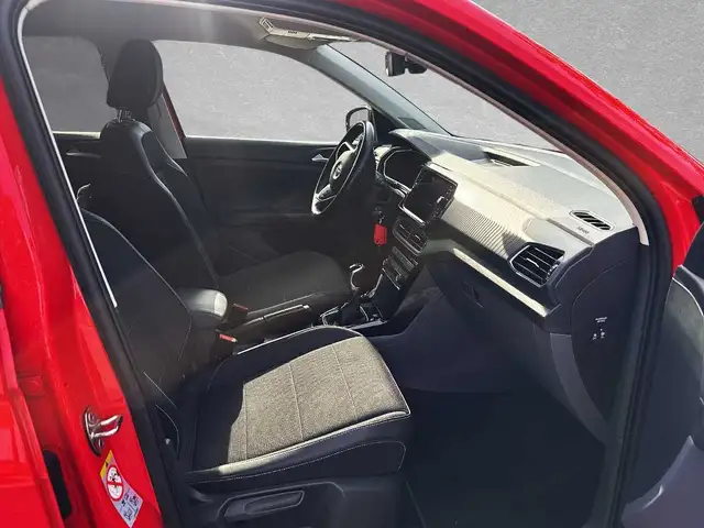 Volkswagen T-Cross view 3