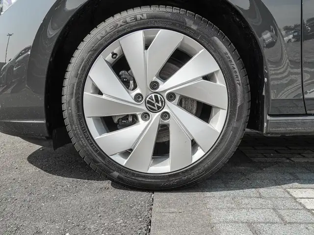 Volkswagen Golf view 7