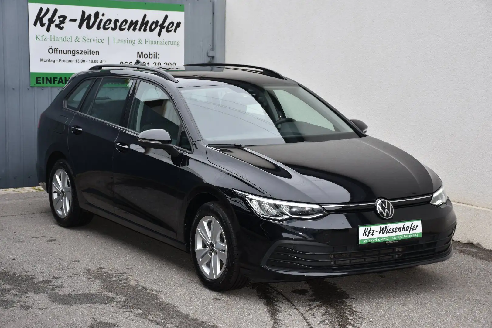 Volkswagen Golf VIII 2.0 TDI Life / Service NEU / Sitzheizung / L Schwarz - 1