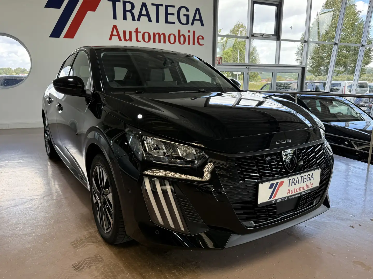 Peugeot 208 Hybrid 110 e-DSC6 AllureACC TW 360° SH GJR Zwart - 1