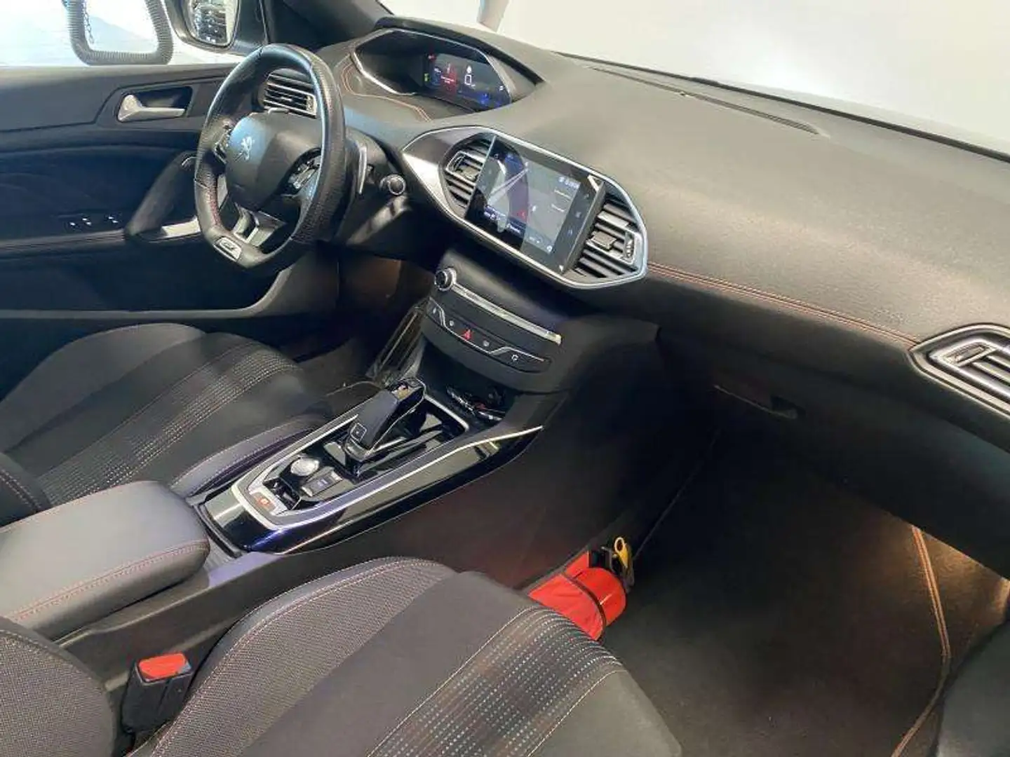 Peugeot 308 GT Line - AUTOMATIQUE Gris - 2