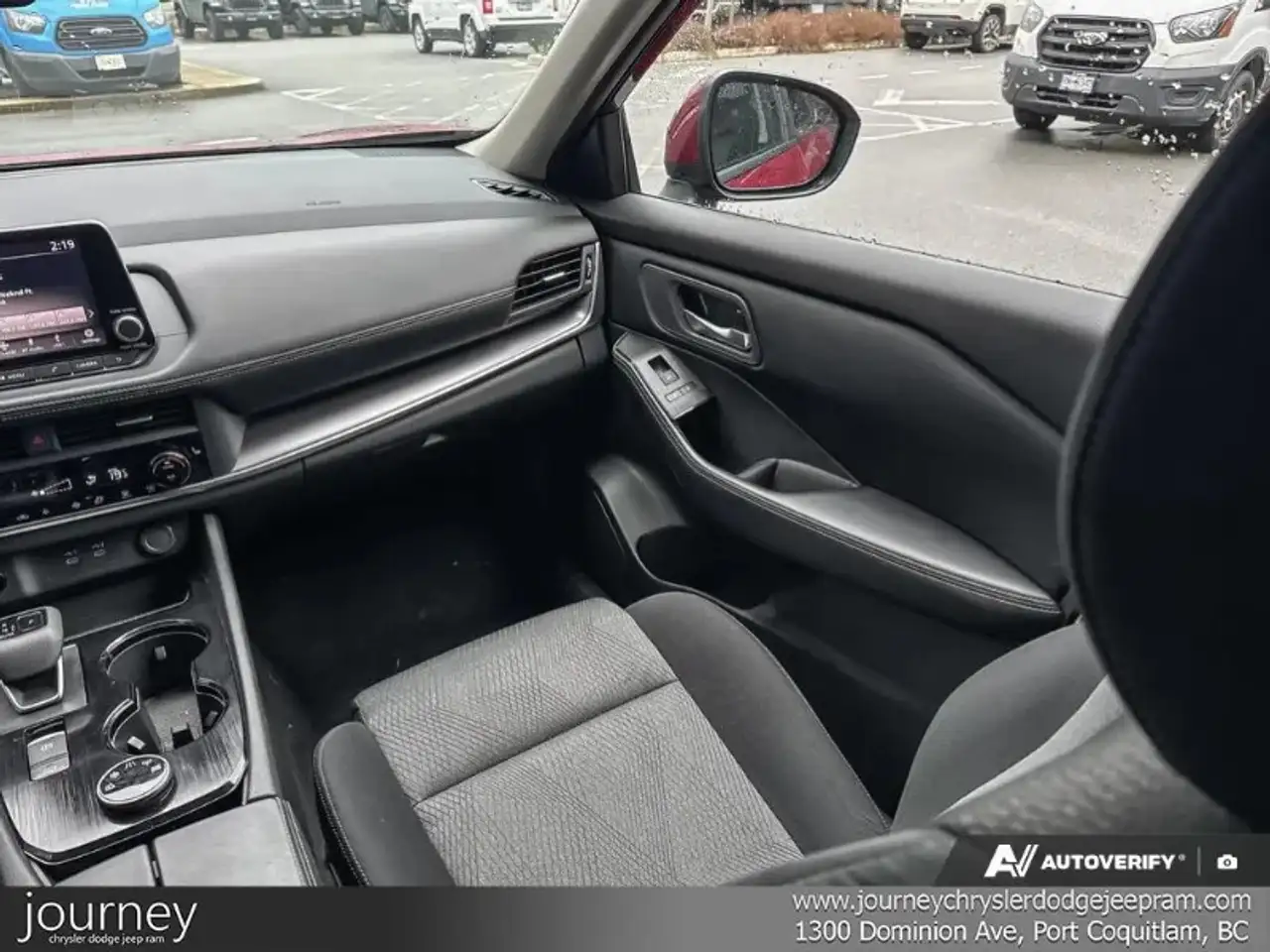Nissan Rogue снимка Nissan Rogue