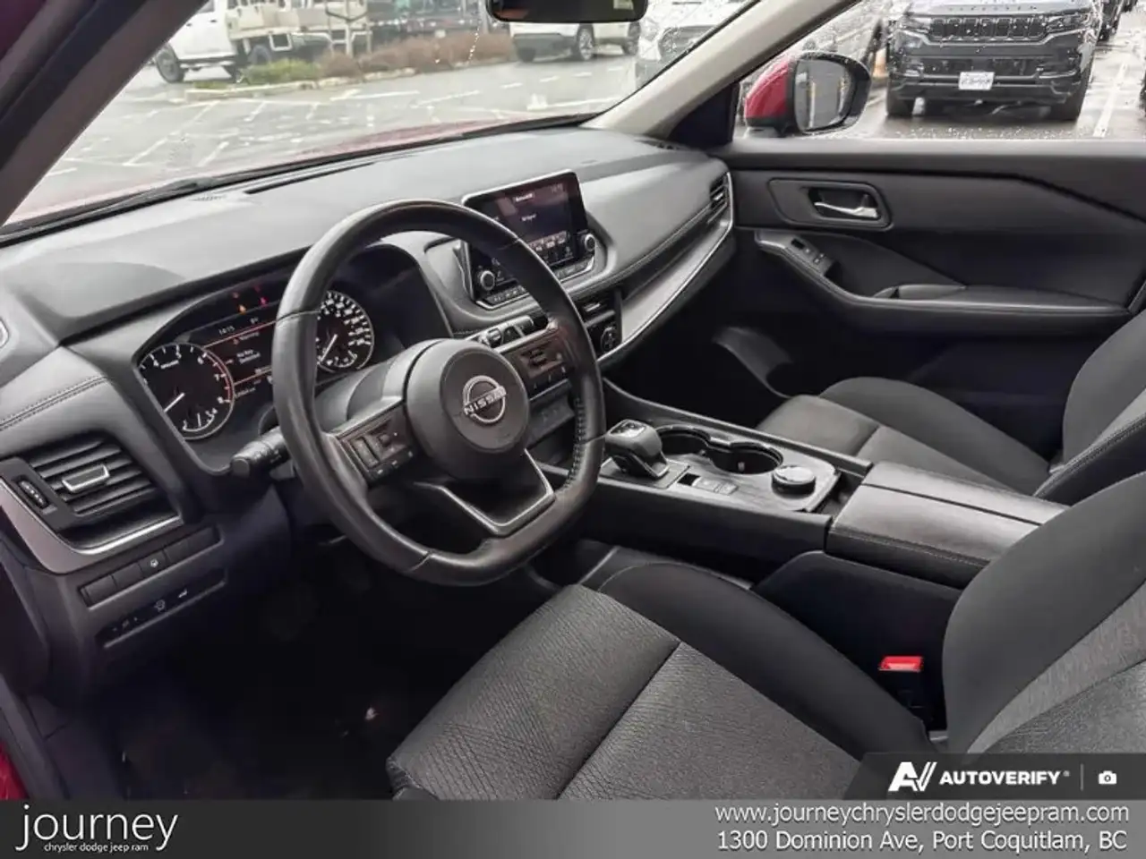 Nissan Rogue снимка Nissan Rogue