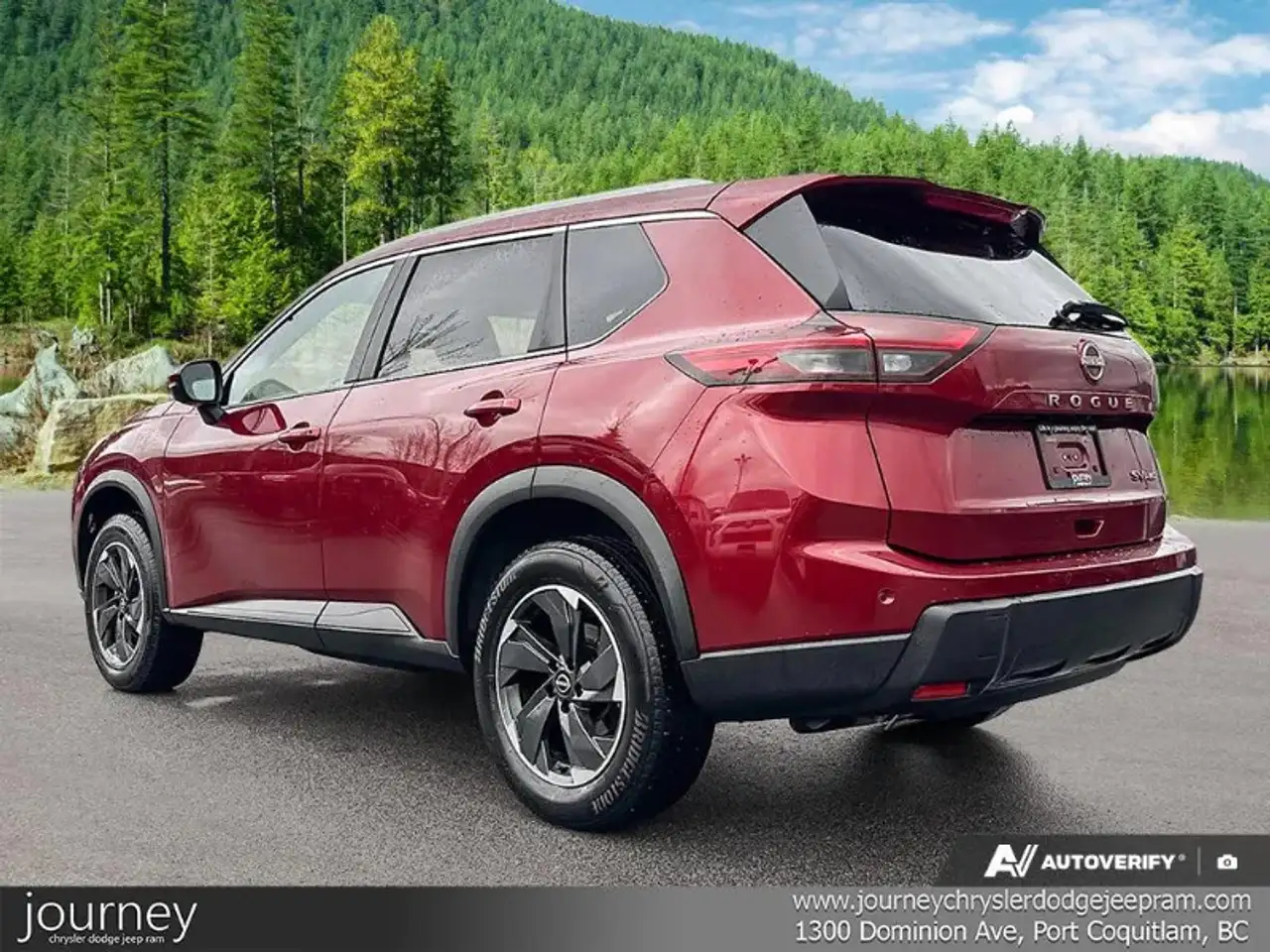 Nissan Rogue снимка Nissan Rogue