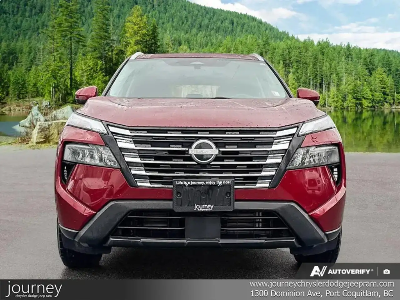 Nissan Rogue снимка Nissan Rogue