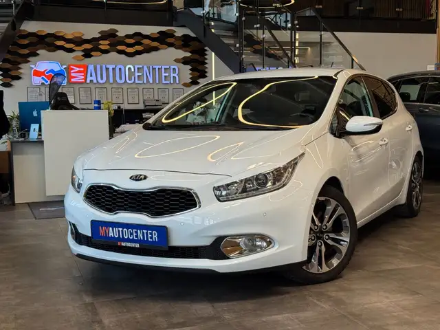 Kia Ceed main image