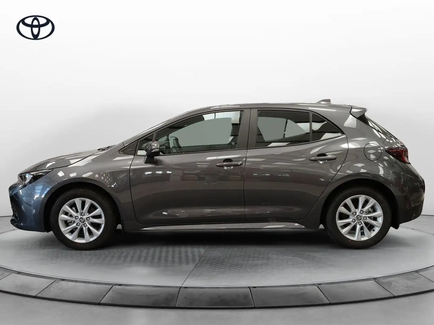 Toyota Corolla Active 1.8 Hybrid Grijs - 2