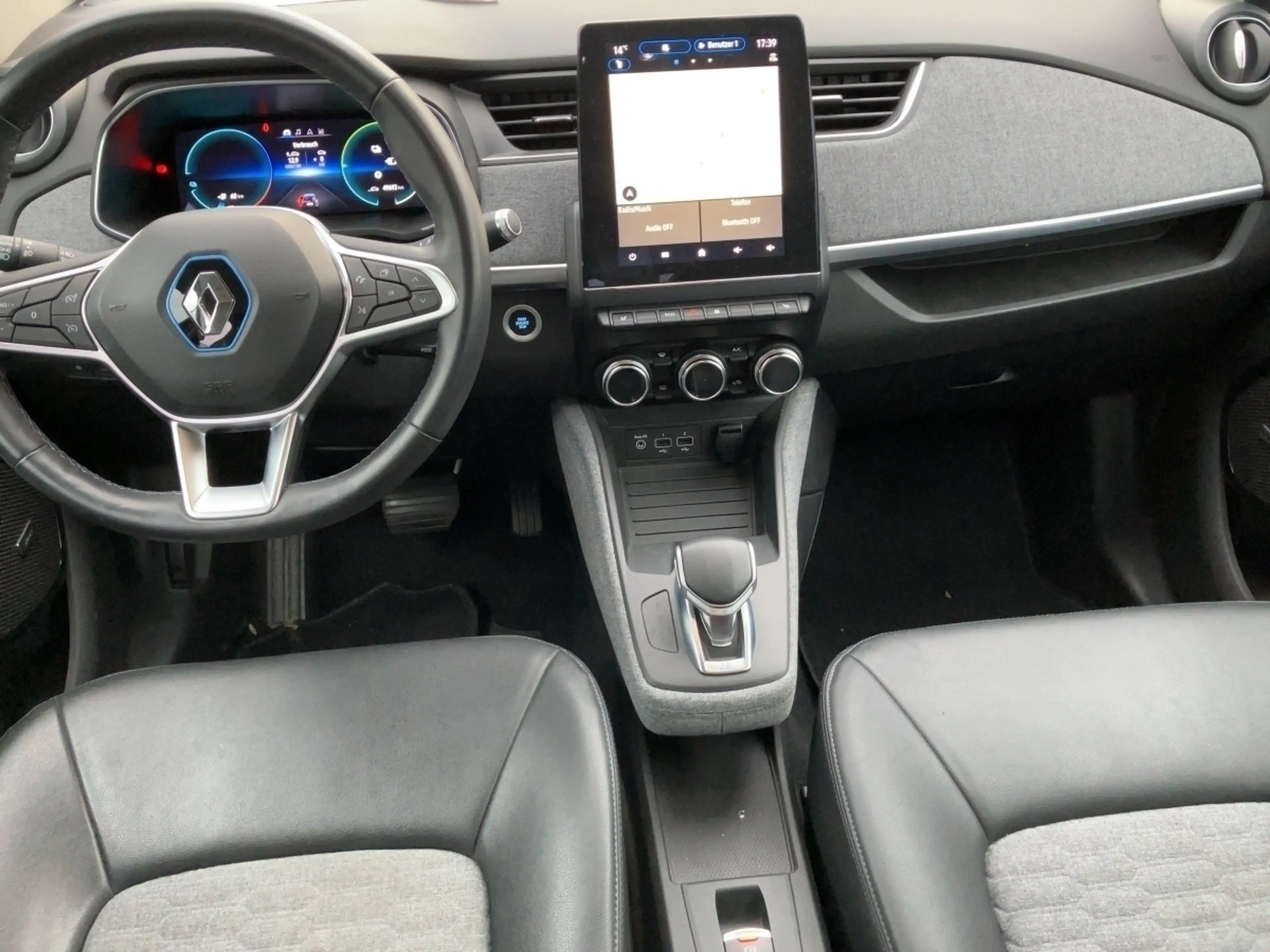 Renault ZOE Intens 52 kWh R135 ZE50 — photo 9
