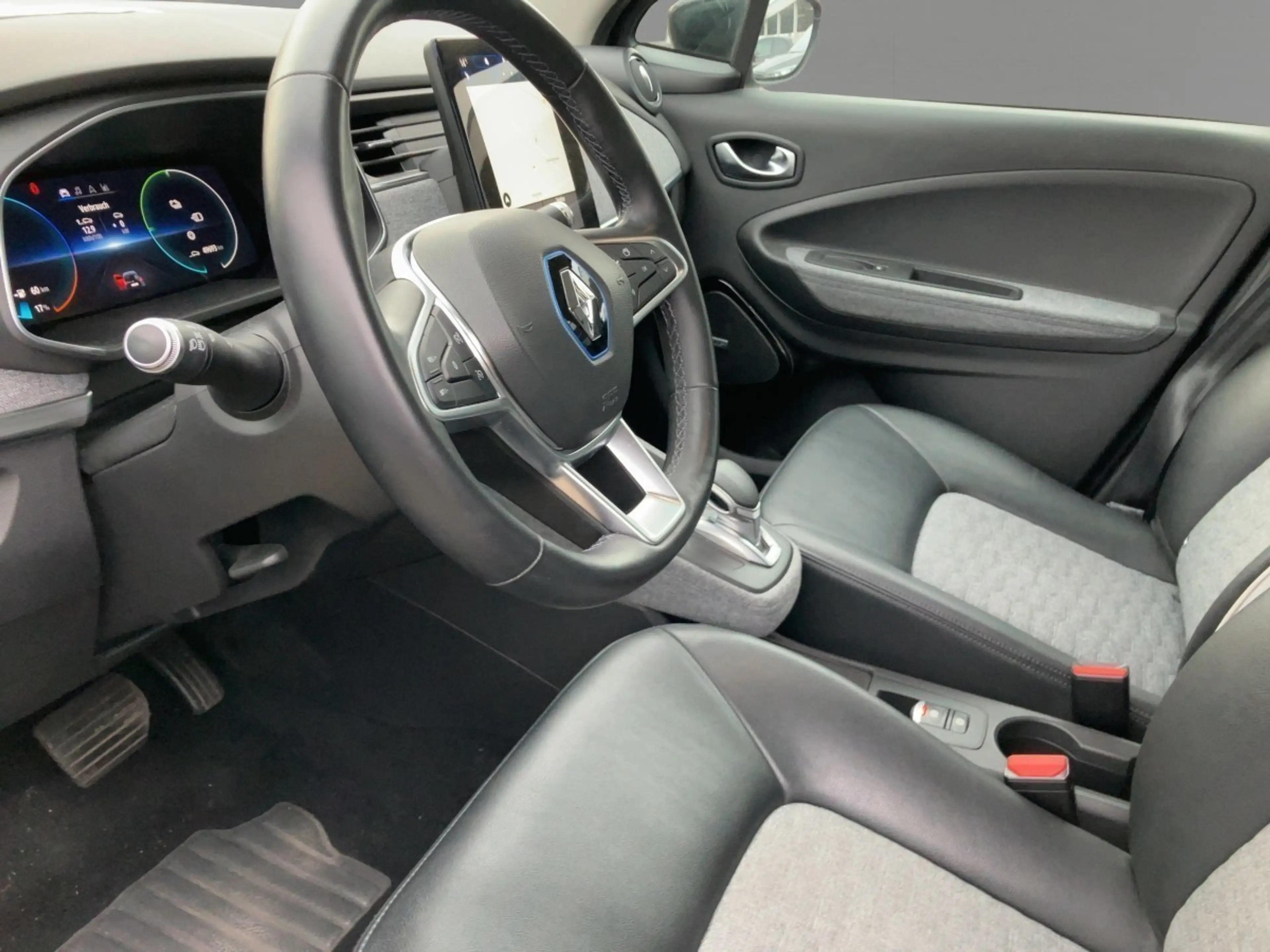 Renault ZOE Intens 52 kWh R135 ZE50 — photo 7
