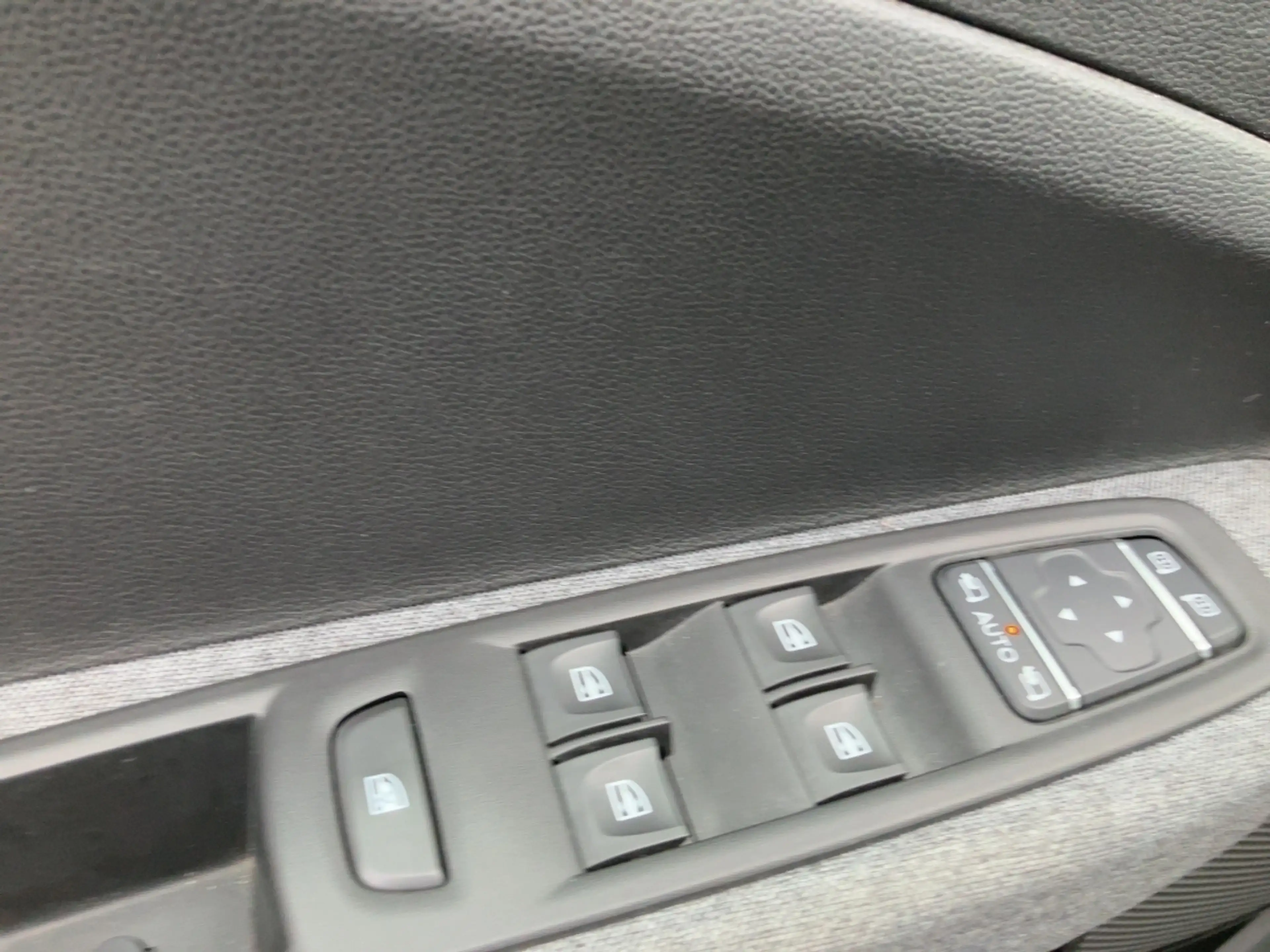 Renault ZOE Intens 52 kWh R135 ZE50 — photo 14