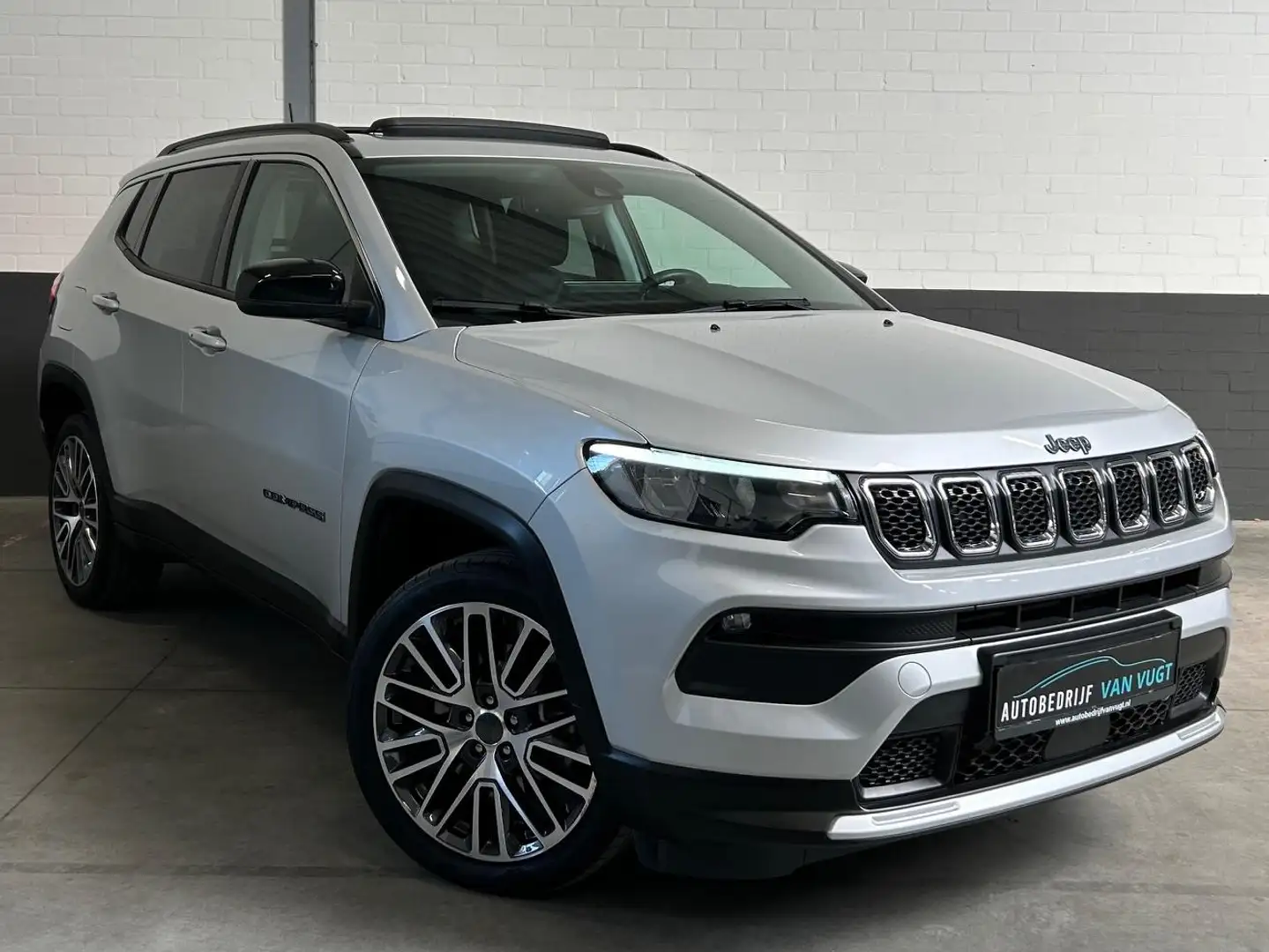 Jeep Compass 4xePlug-in Hybrid Limited, PDC, Climate, NAP Grijs - 2
