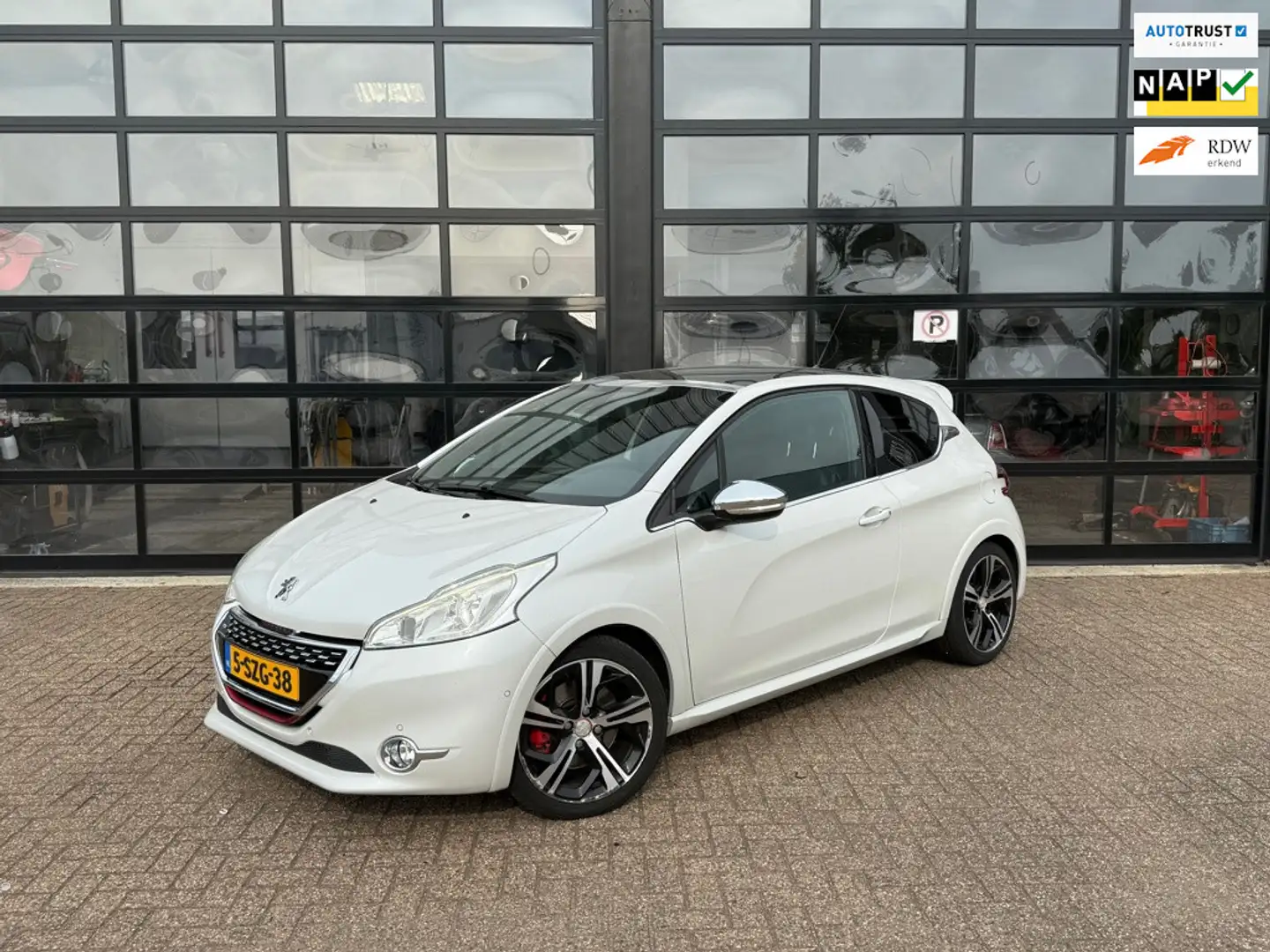 Peugeot 208 1.6 THP GTi Wit - 1