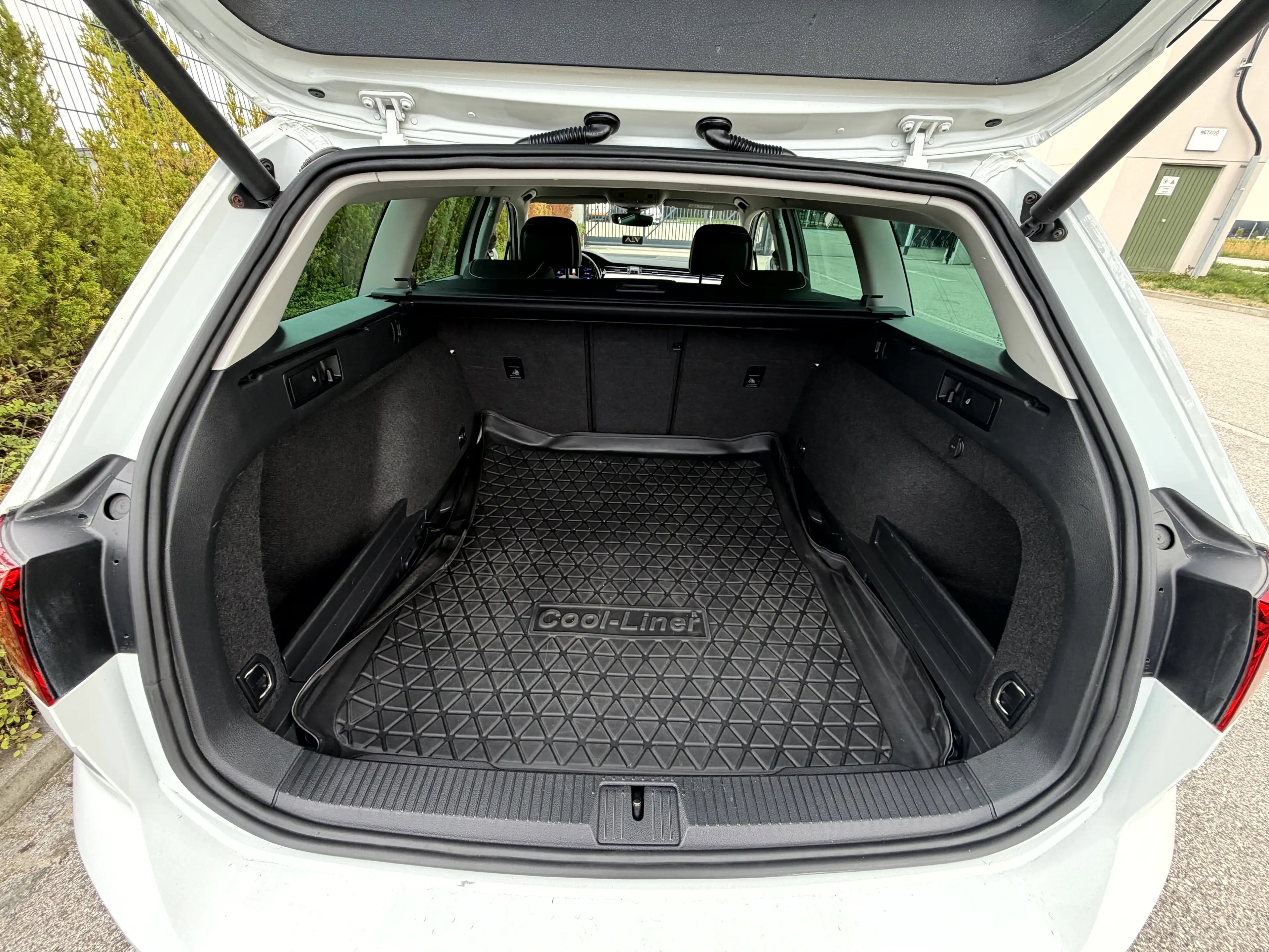 Volkswagen Passat Variant Elegance 2,0 TDI DSG Virtual|Alcantara|LED — photo 10