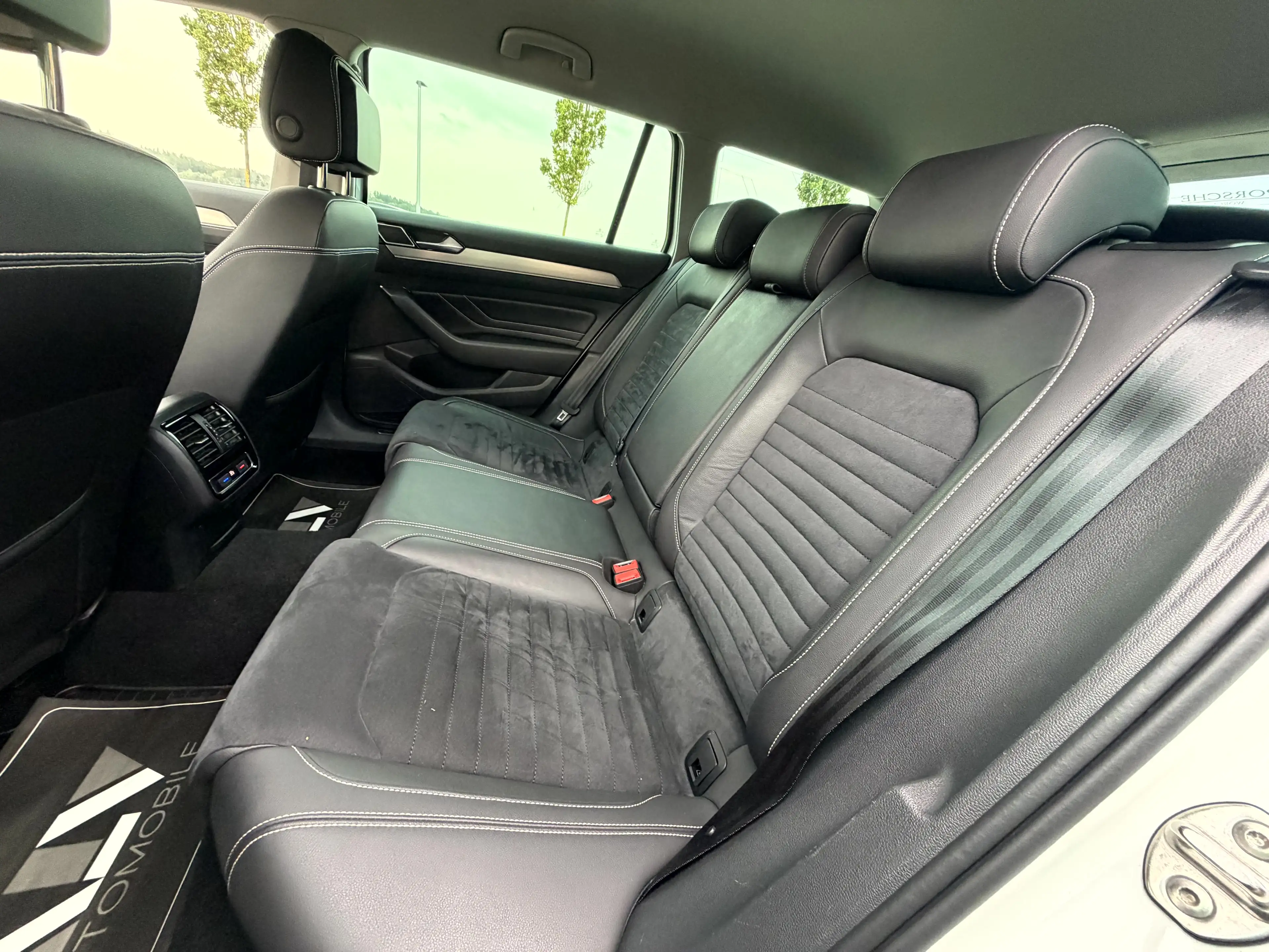 Volkswagen Passat Variant Elegance 2,0 TDI DSG Virtual|Alcantara|LED — photo 9