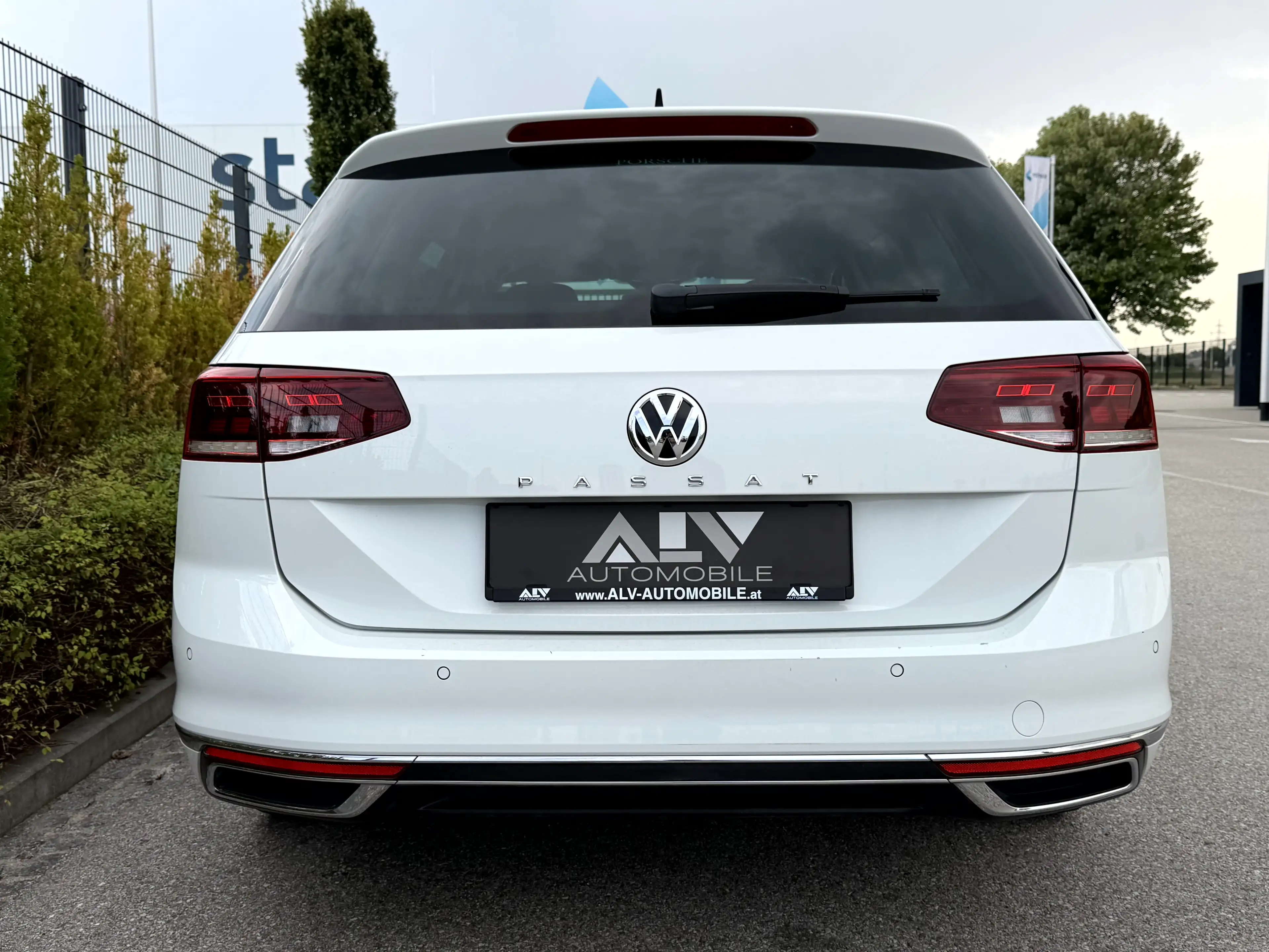 Volkswagen Passat Variant Elegance 2,0 TDI DSG Virtual|Alcantara|LED — photo 5