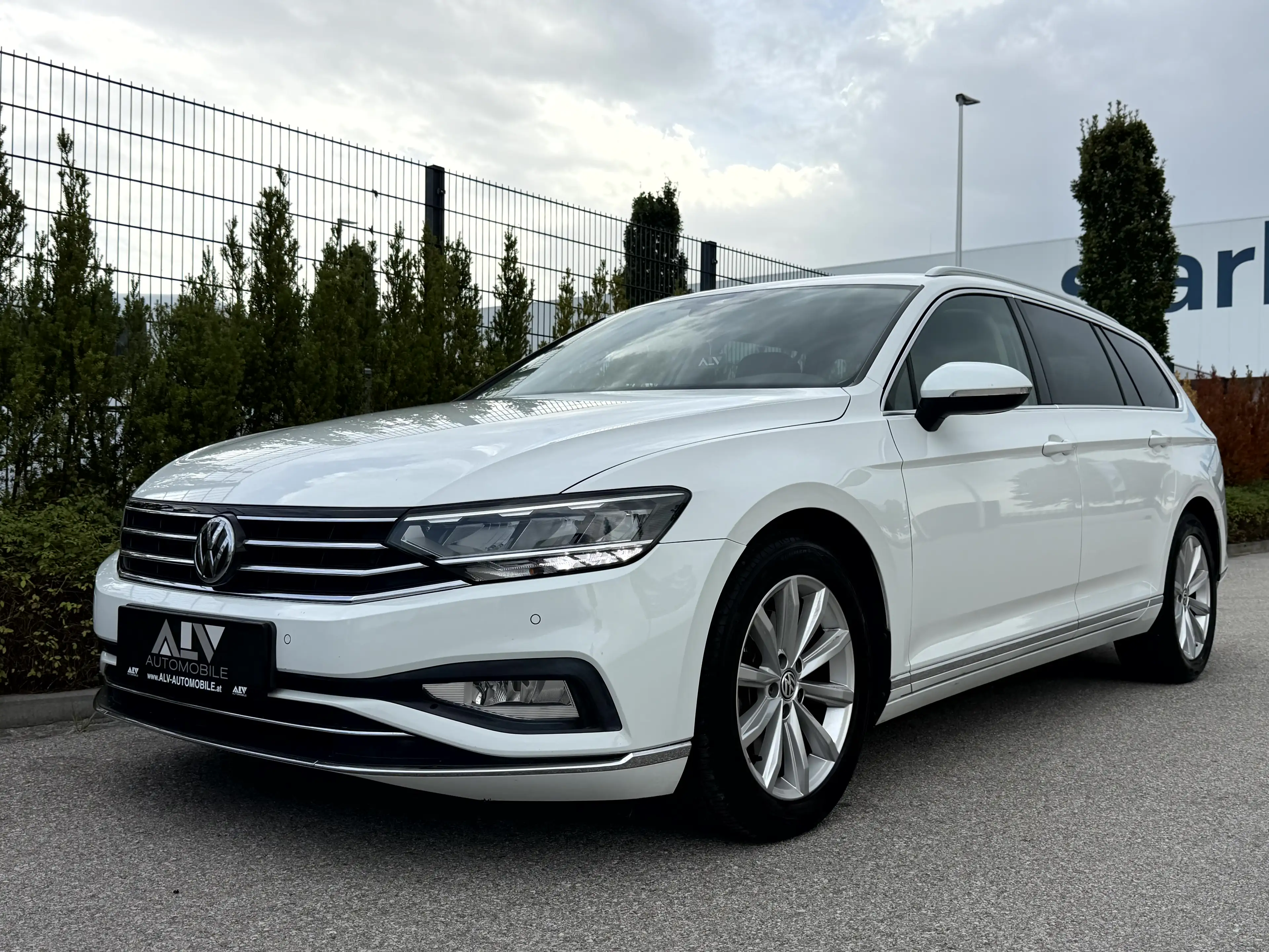 Volkswagen Passat Variant Elegance 2,0 TDI DSG Virtual|Alcantara|LED