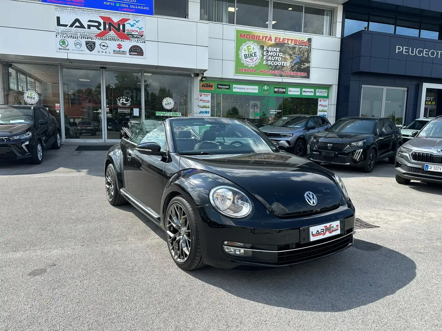 Volkswagen Maggiolino Maggiolino Cabrio 2.0 tdi bm Design 110cv Nero - 1