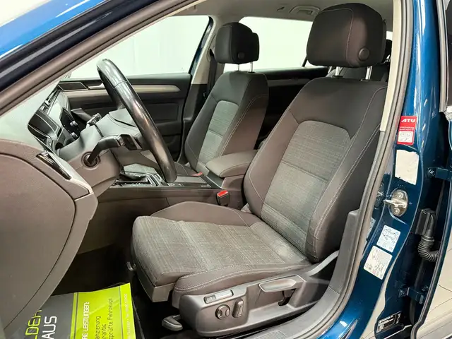 Volkswagen Passat view 12