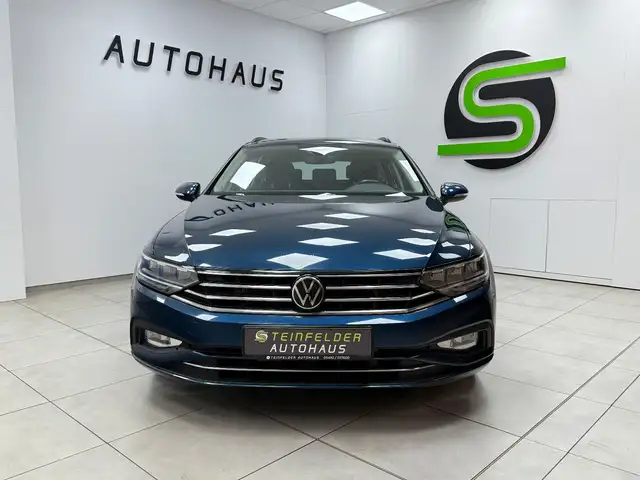 Volkswagen Passat view 2