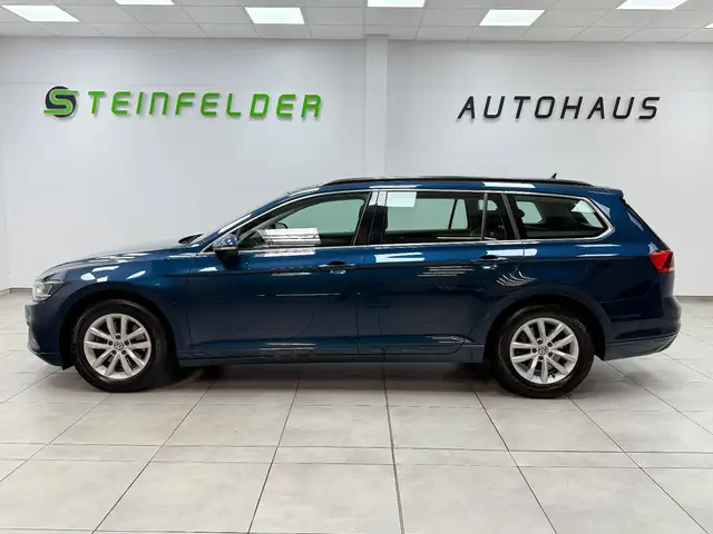 Volkswagen Passat view 4