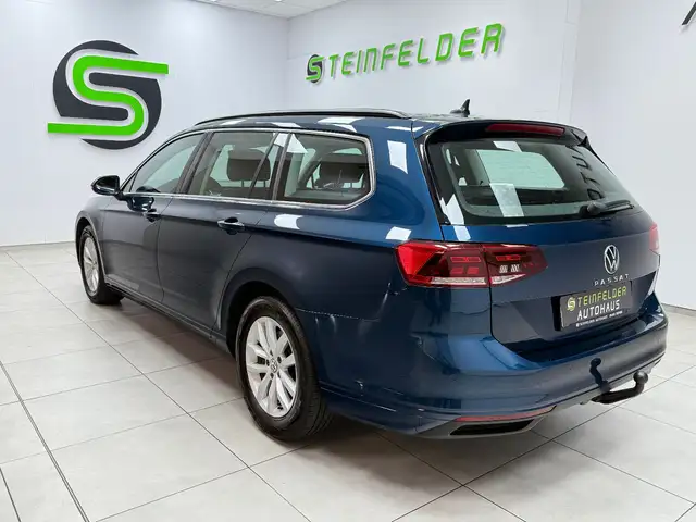 Volkswagen Passat view 5